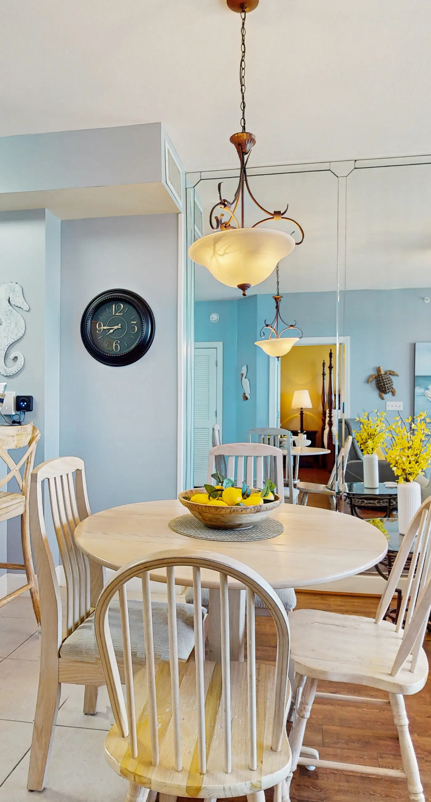 Elegant & spacious condo with incredible Gulf-front views, two pools & gym