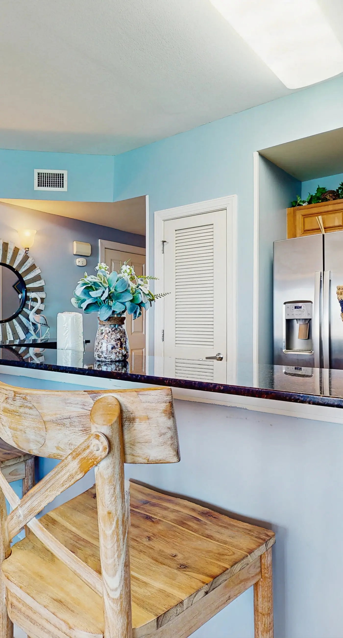 Elegant & spacious condo with incredible Gulf-front views, two pools & gym