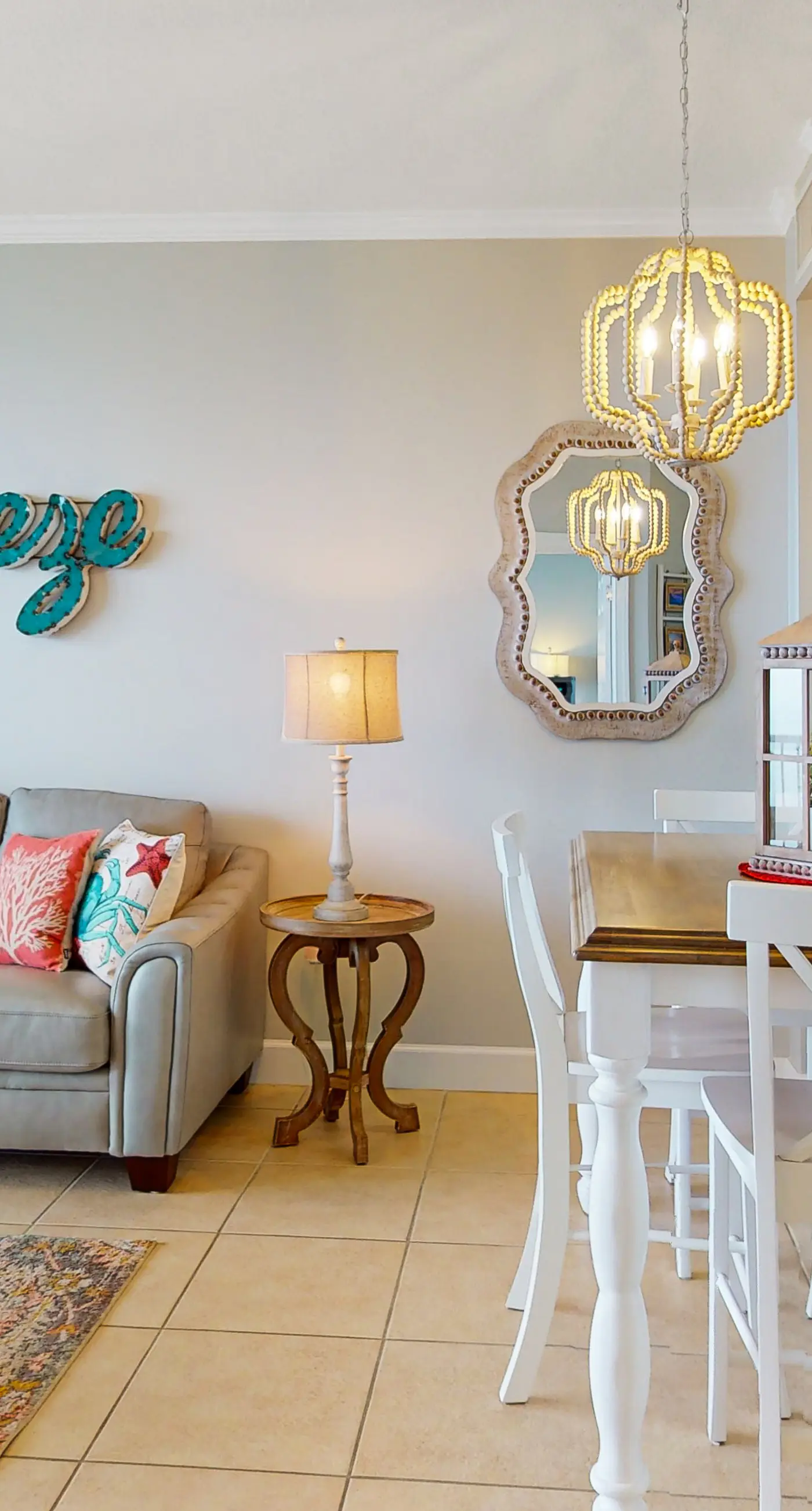 Beach-chic, waterfront condo with stunning Gulf views, pools & gym