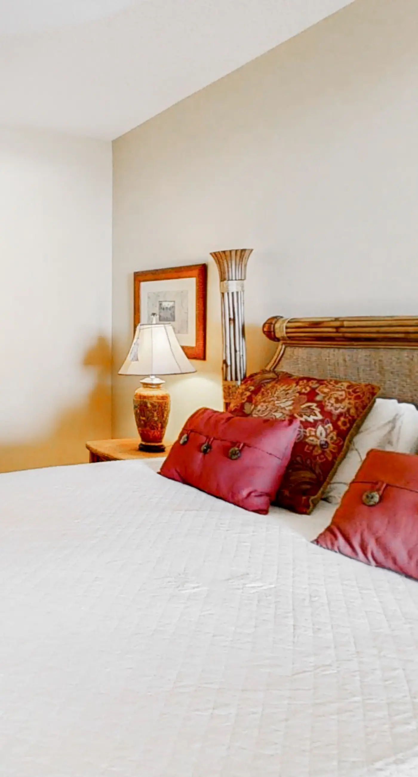 Condo with 2 stunning pools, hot tub, gym, partial Gulf view & pickleball