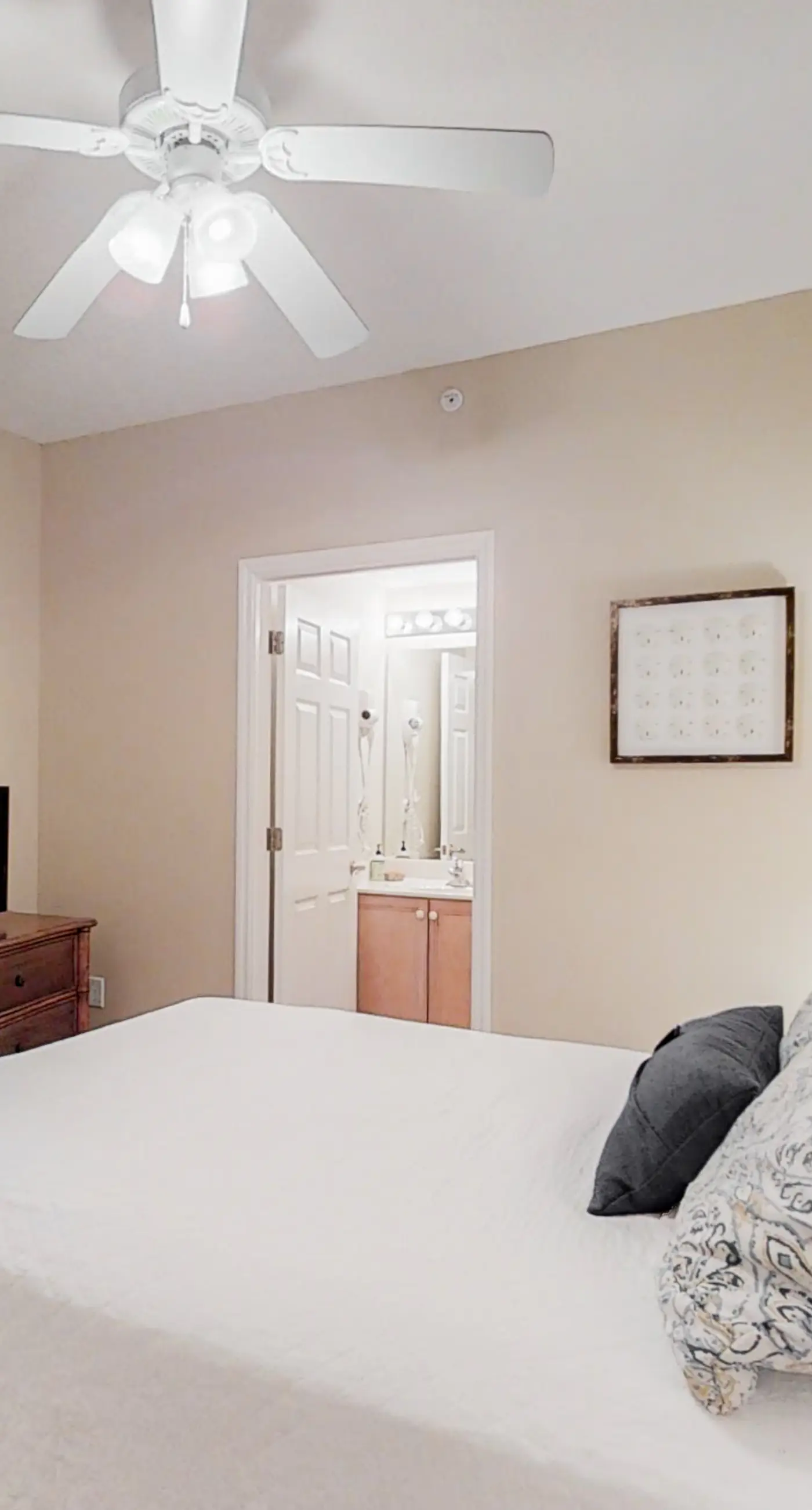 Condo with 2 stunning pools, hot tub, gym, partial Gulf view & pickleball