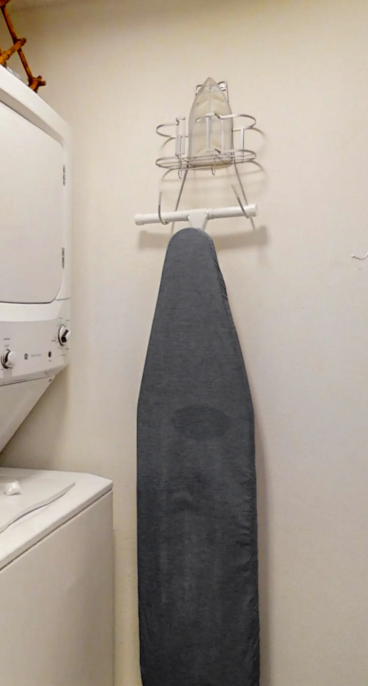 Condo with 2 stunning pools, hot tub, gym, partial Gulf view & pickleball