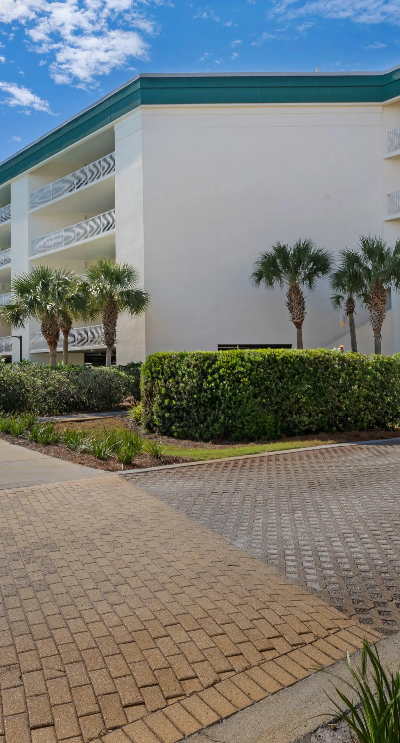 Condo with 2 stunning pools, hot tub, gym, partial Gulf view & pickleball