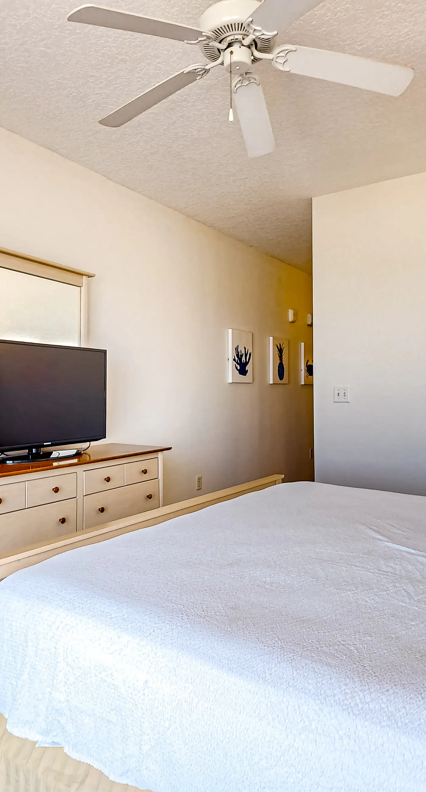 Gulf-front 3-bedroom condo with balconies off each bedroom & pickleball