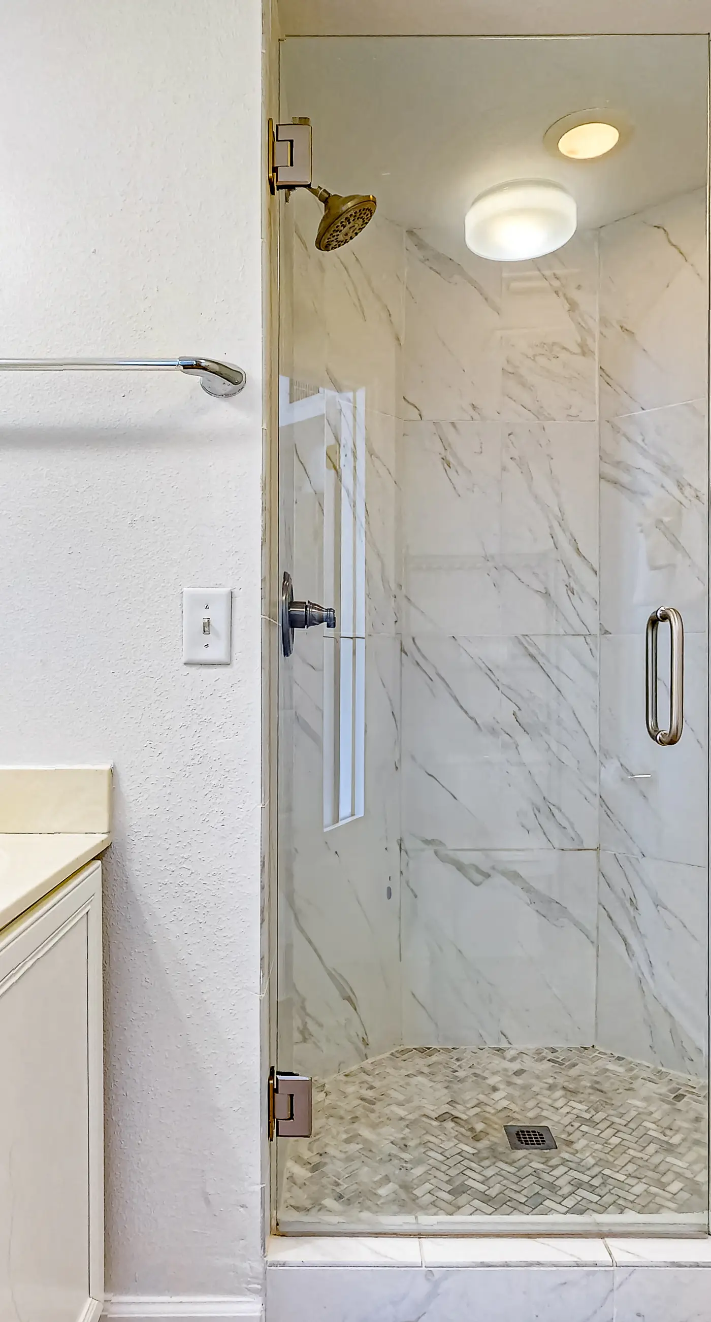 Gulf-front 3-bedroom condo with balconies off each bedroom & pickleball