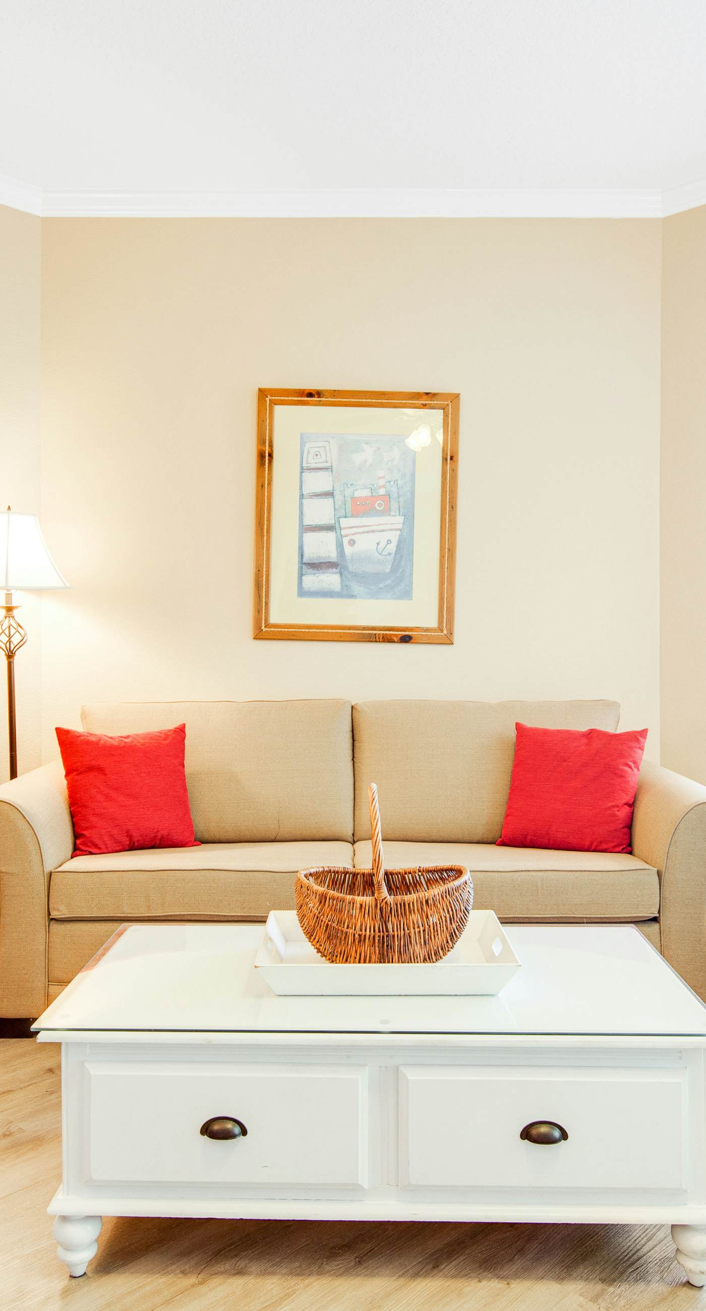 Charming suite with spacious balcony, pools, tennis & pickleball