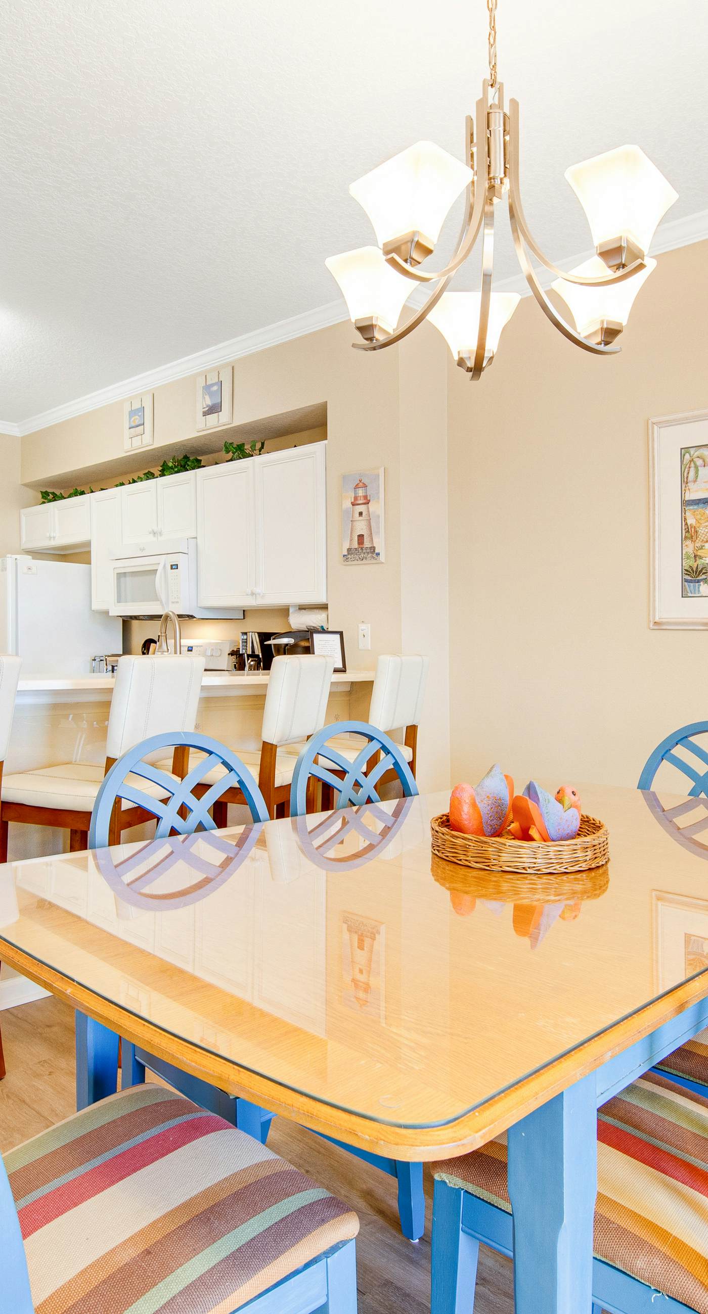 Charming suite with spacious balcony, pools, tennis & pickleball