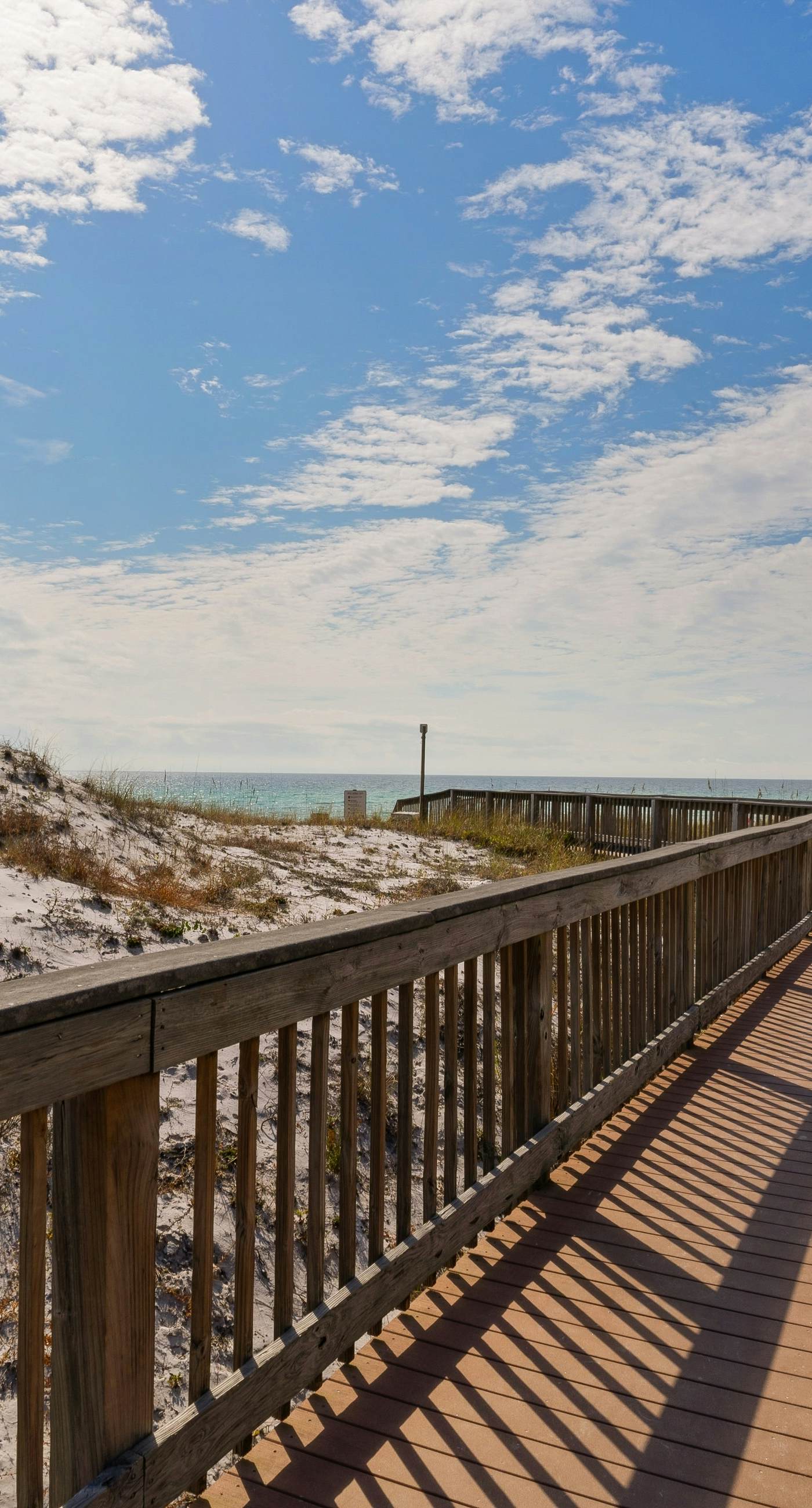 Charming suite with spacious balcony, pools, tennis & pickleball