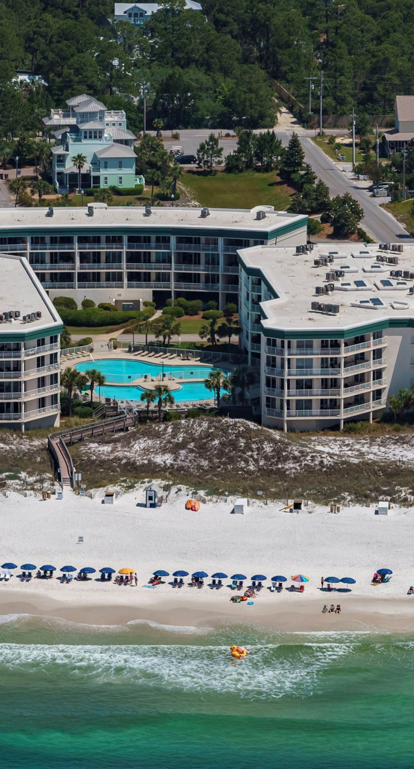 Charming suite with spacious balcony, pools, tennis & pickleball