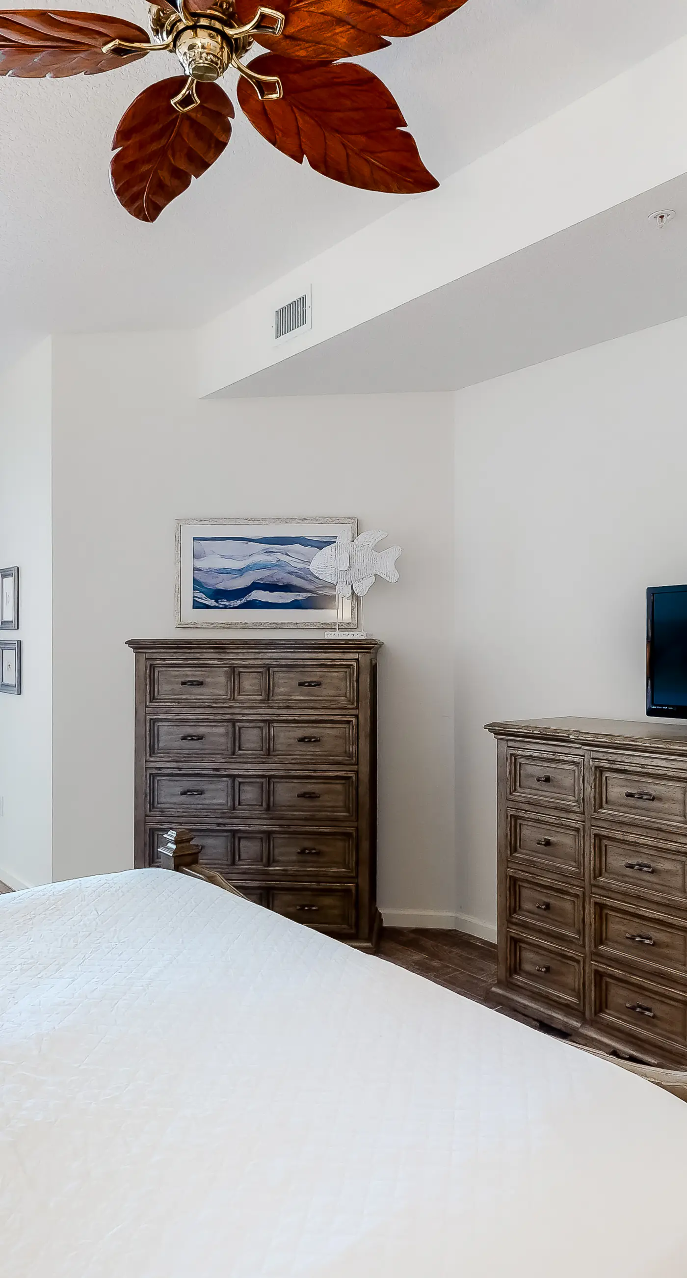 Dog-friendly 4th-floor 3-bedroom condo with stunning Gulf views & pickleball
