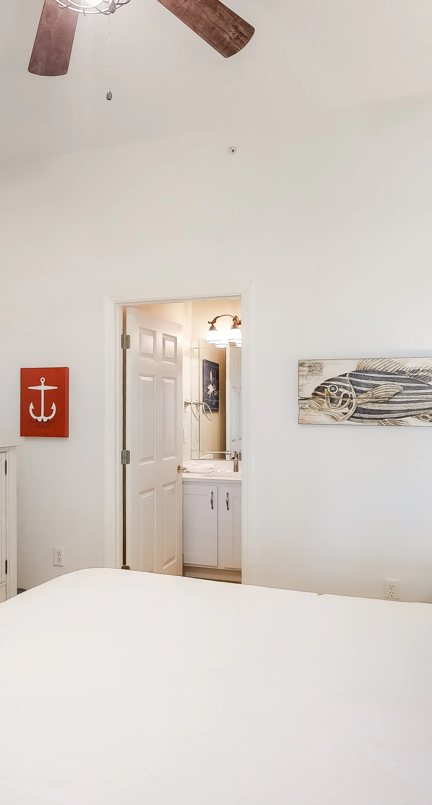 Dog-friendly 4th-floor 3-bedroom condo with stunning Gulf views & pickleball