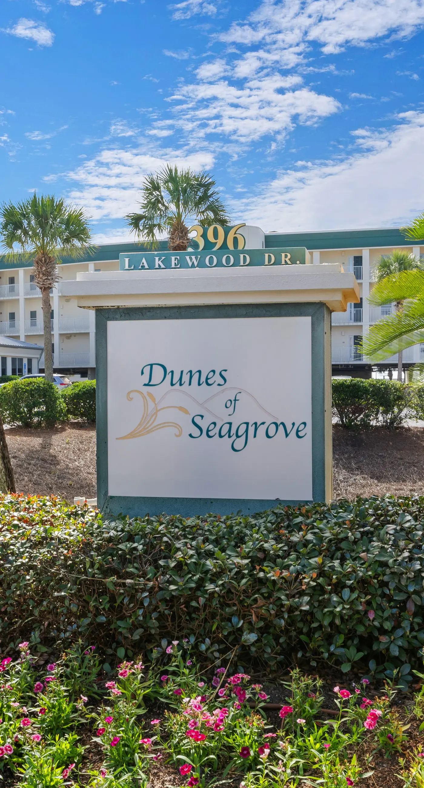 Dog-friendly 4th-floor 3-bedroom condo with stunning Gulf views & pickleball