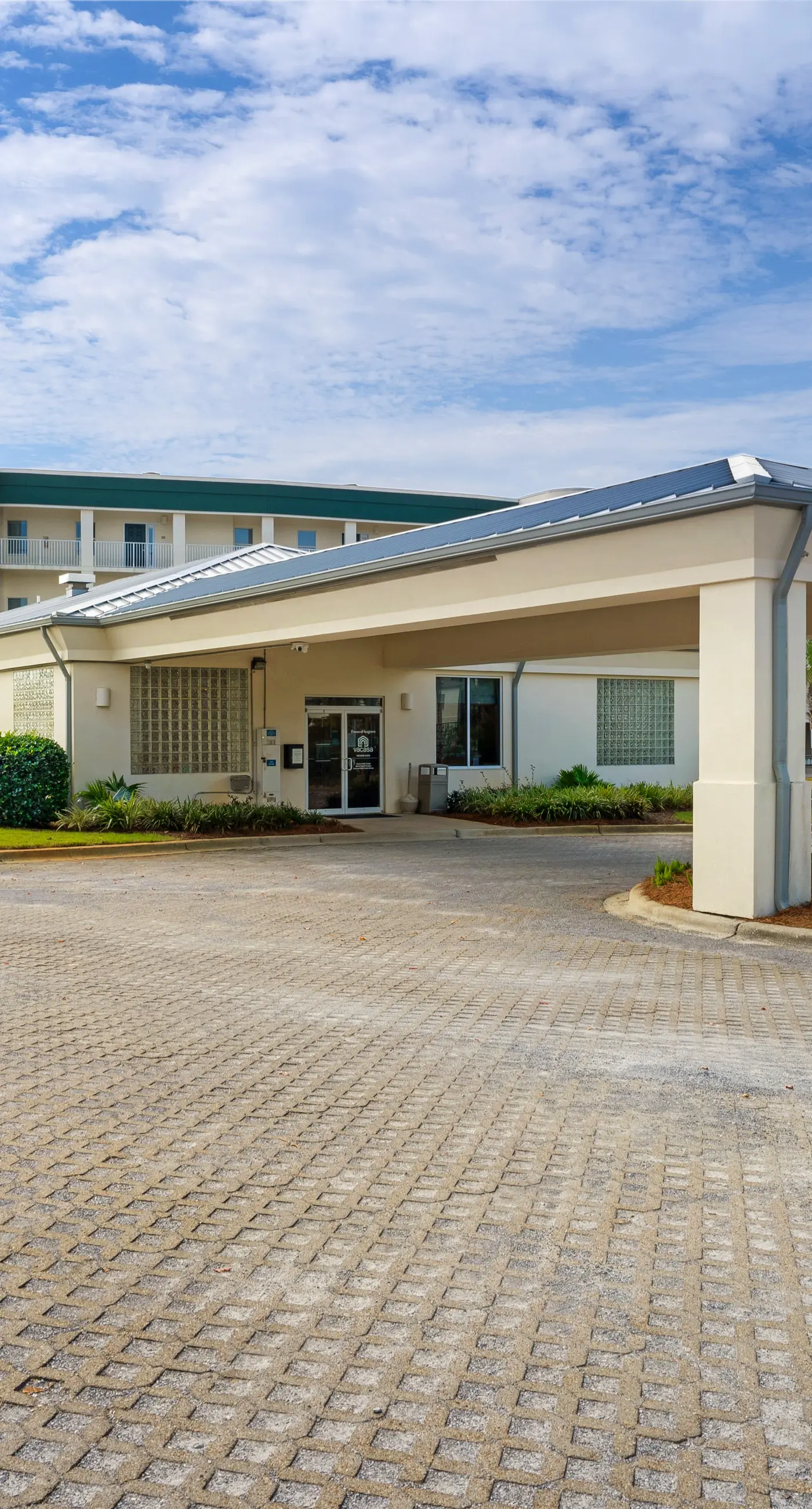 Dog-friendly 4th-floor 3-bedroom condo with stunning Gulf views & pickleball