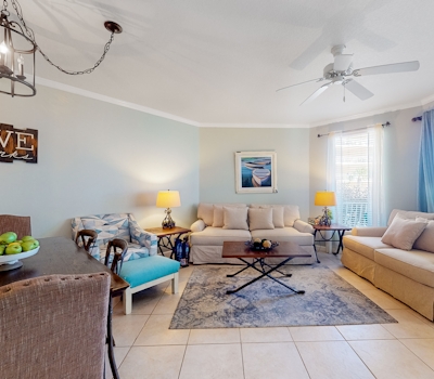 Charming two-bedroom with bunks, balcony overlooking pool & pickleball