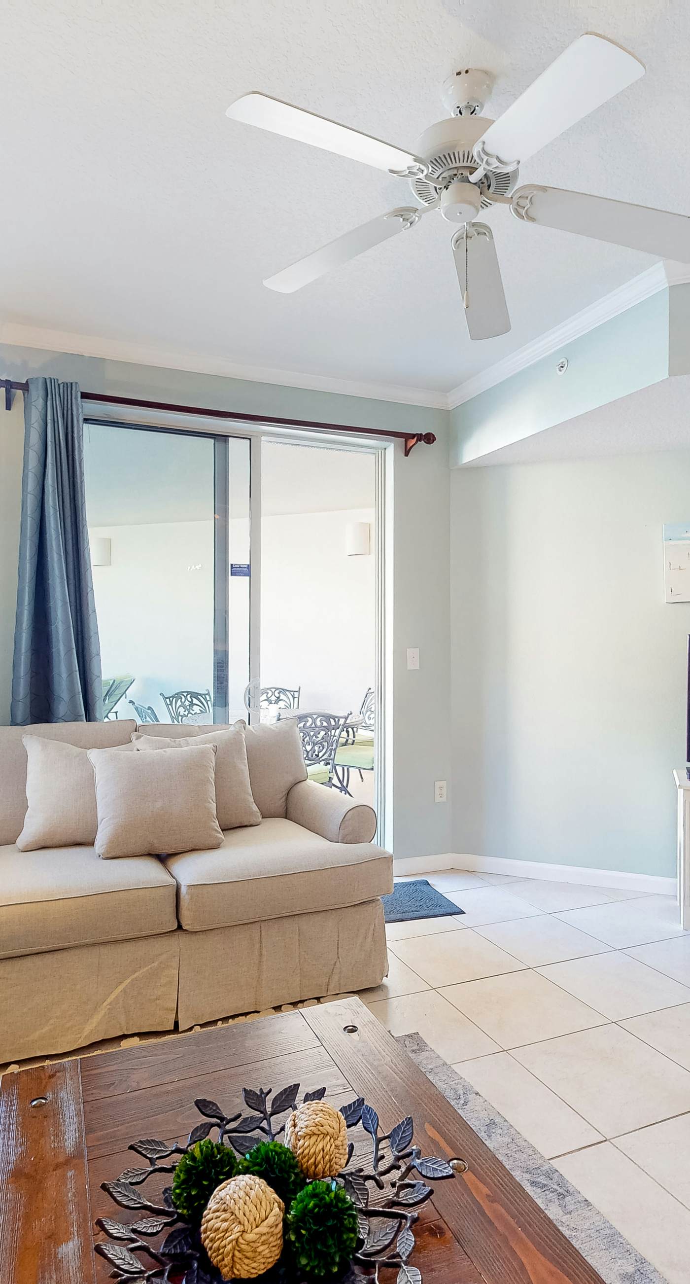 Charming two-bedroom with bunks, balcony overlooking pool & pickleball