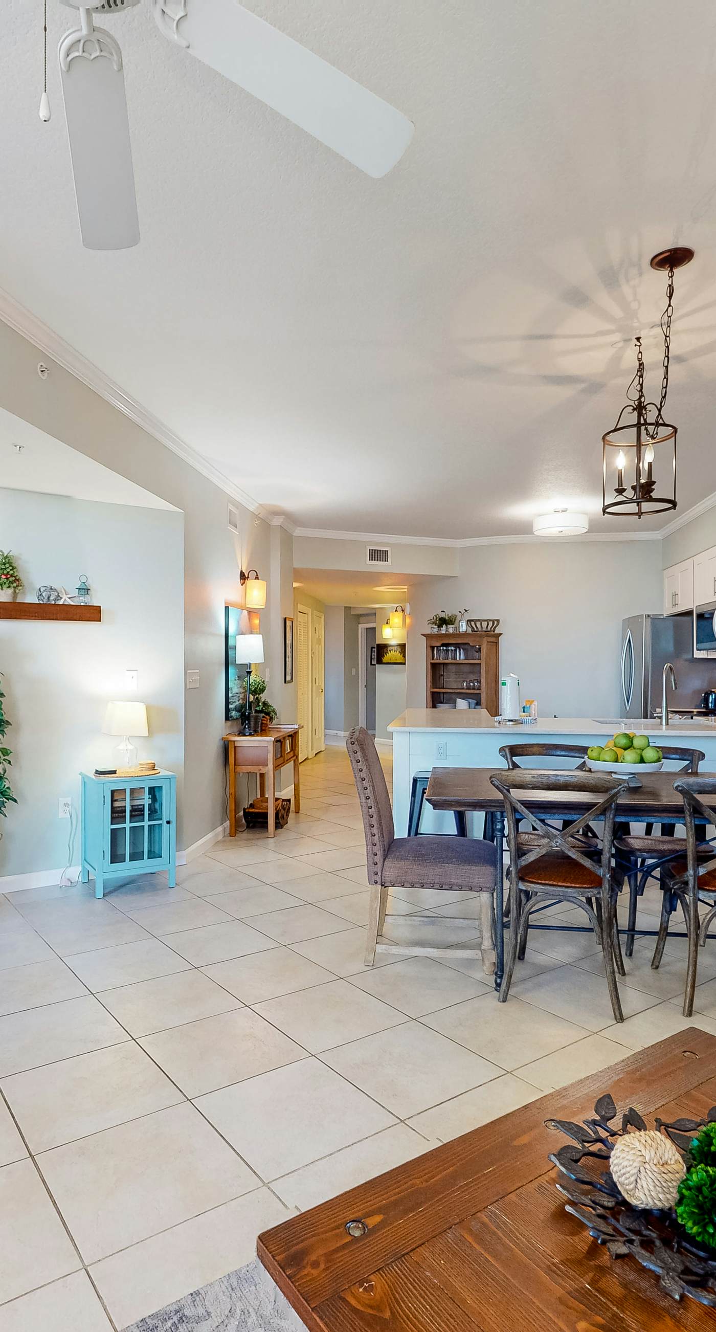 Charming two-bedroom with bunks, balcony overlooking pool & pickleball