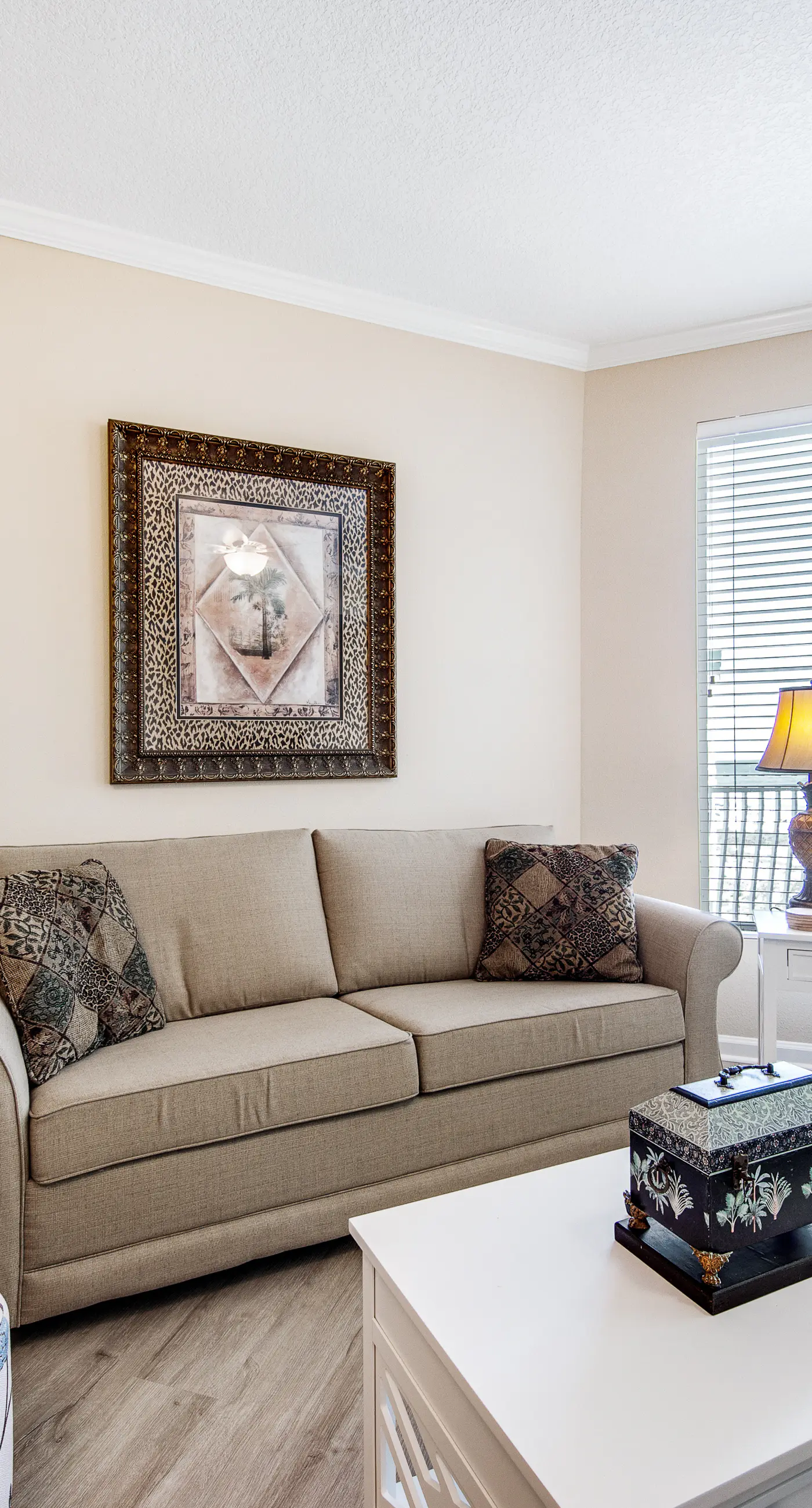 3rd-floor condo with sauna, gym, pool, tennis & pickleball, conference room