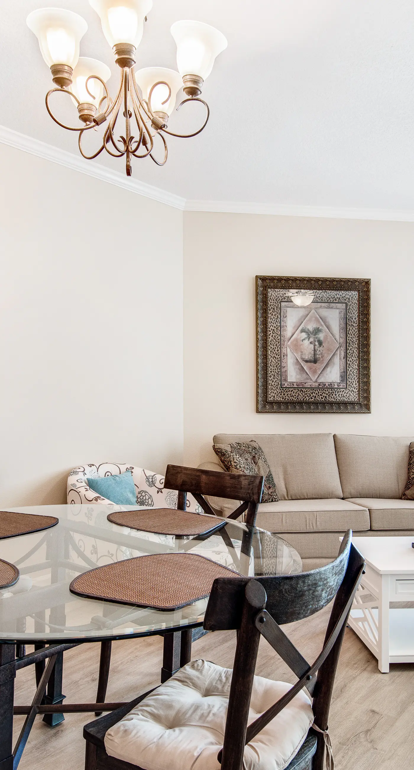 3rd-floor condo with sauna, gym, pool, tennis & pickleball, conference room