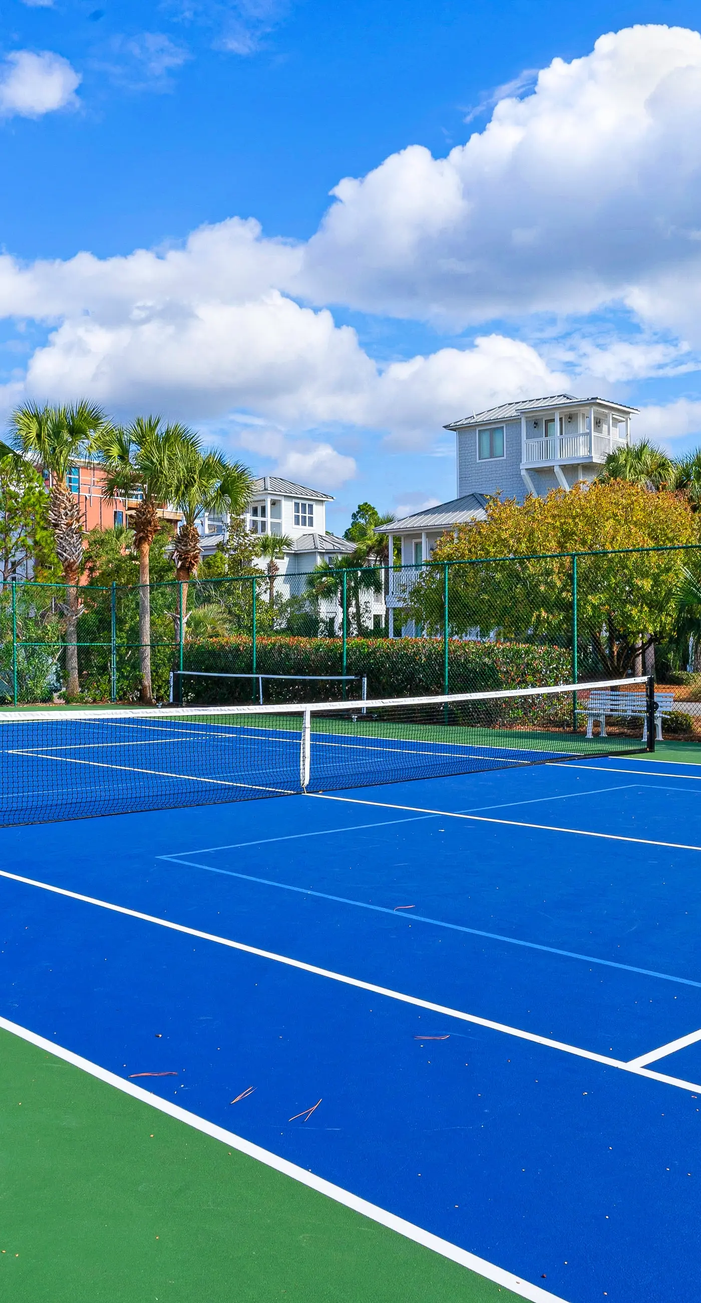 3rd-floor condo with sauna, gym, pool, tennis & pickleball, conference room