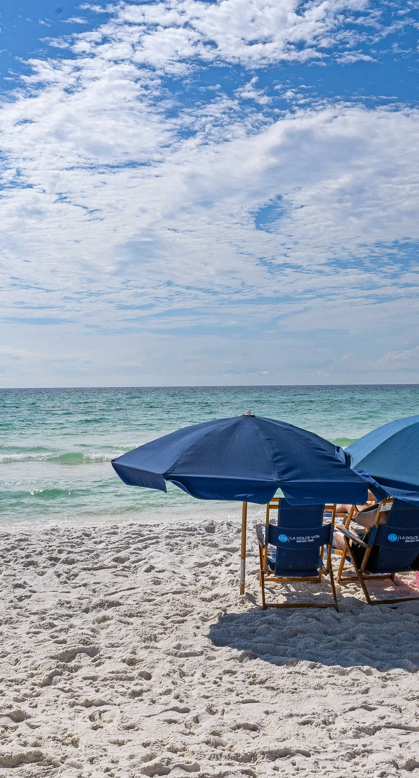 3rd-floor condo with sauna, gym, pool, tennis & pickleball, conference room