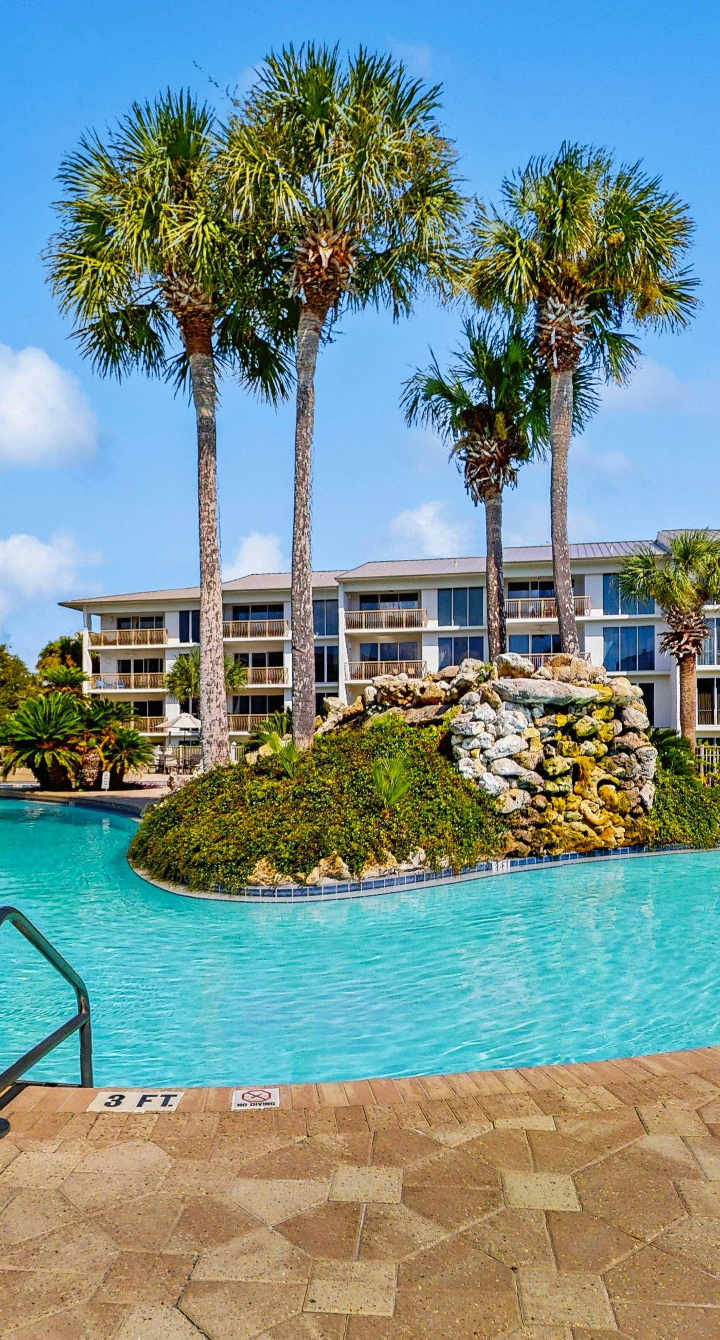 Amazing Santa Rosa Beach condo with pool, hot tub & pickleball