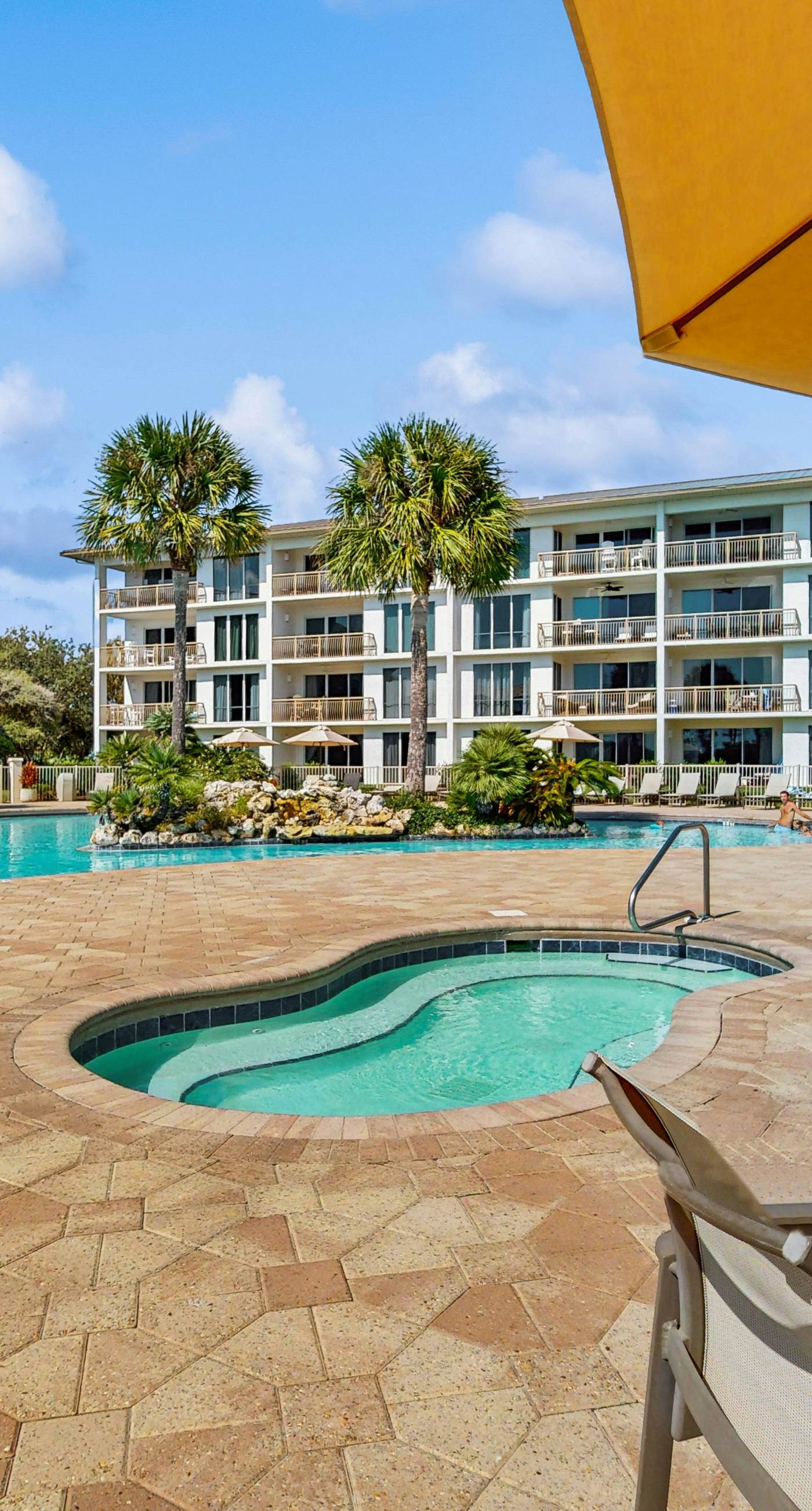 Amazing Santa Rosa Beach condo with pool, hot tub & pickleball