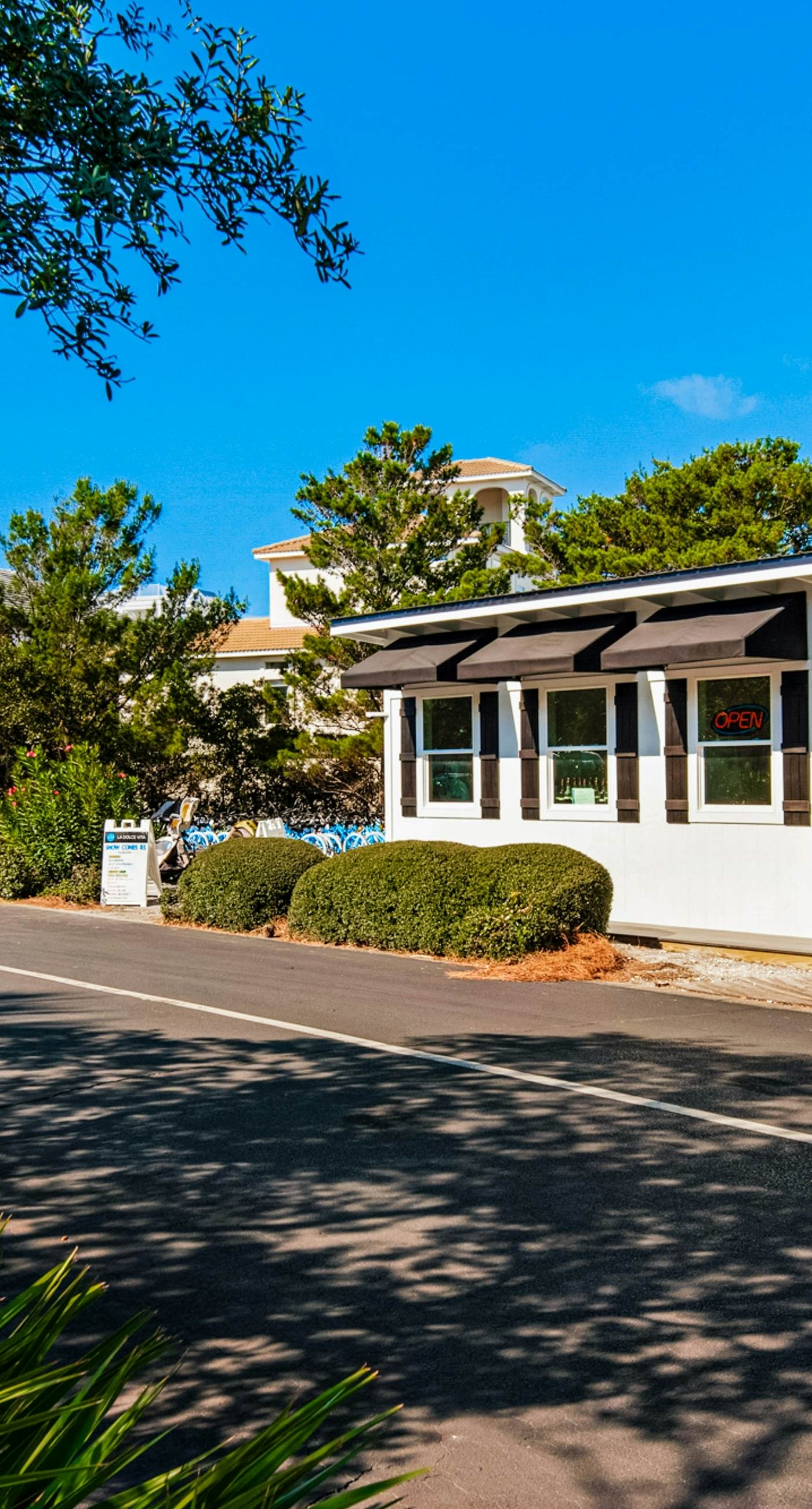 Amazing Santa Rosa Beach condo with pool, hot tub & pickleball