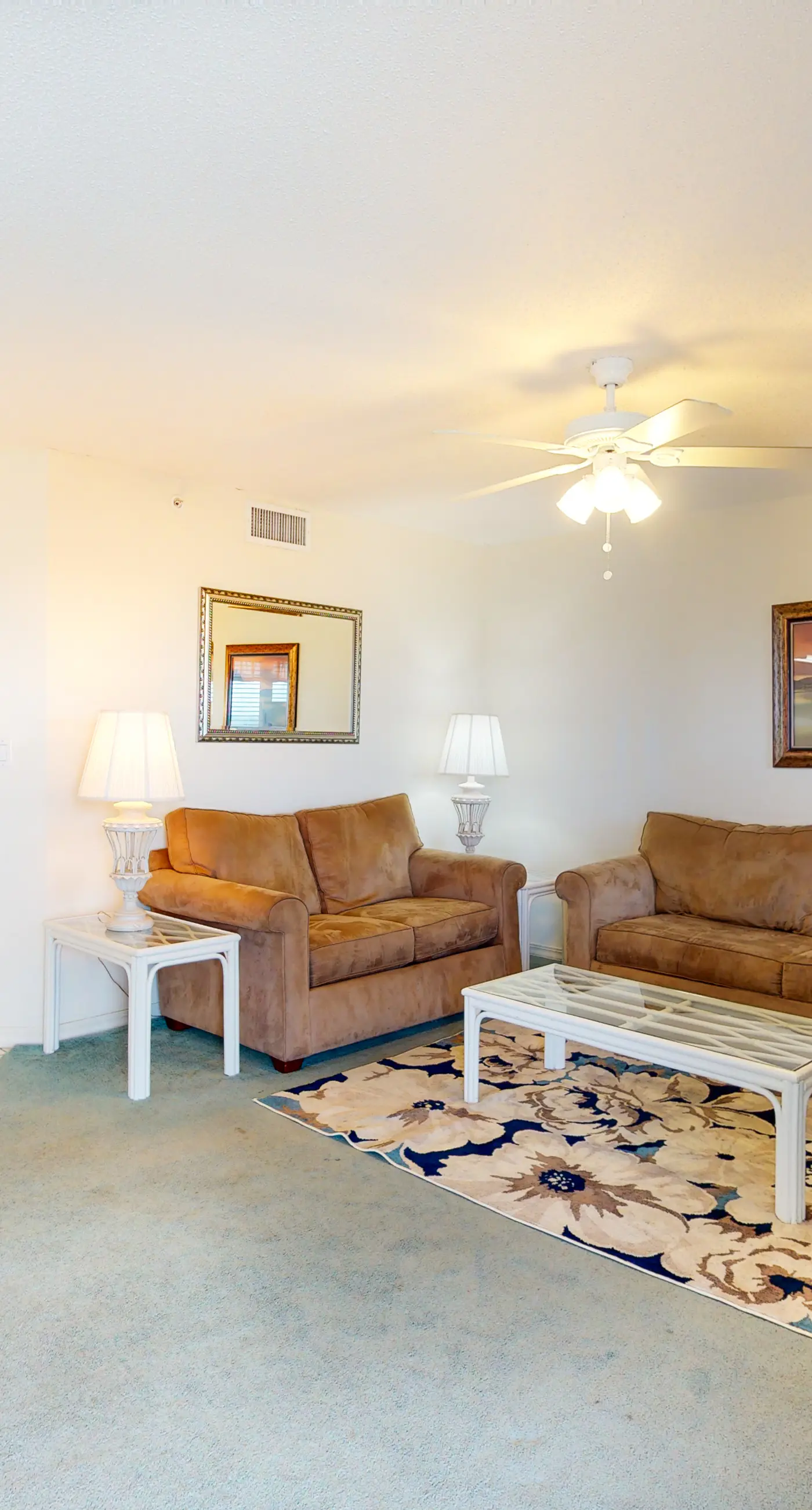 Bright Gulf-front condo with central AC, washer&dryer, pool access, and ocean view