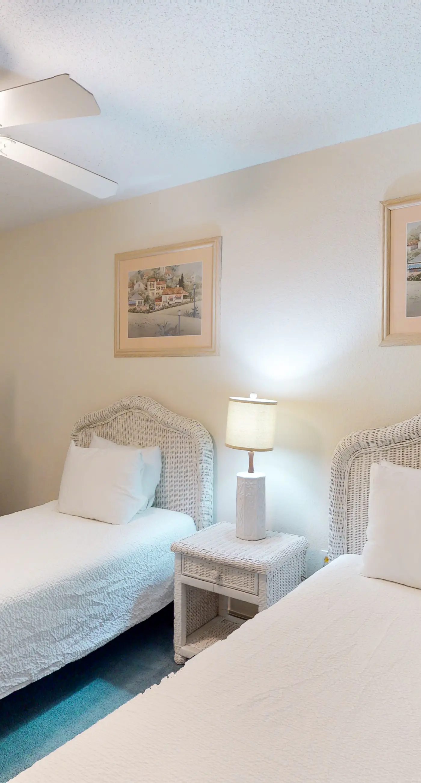 Bright Gulf-front condo with central AC, washer&dryer, pool access, and ocean view