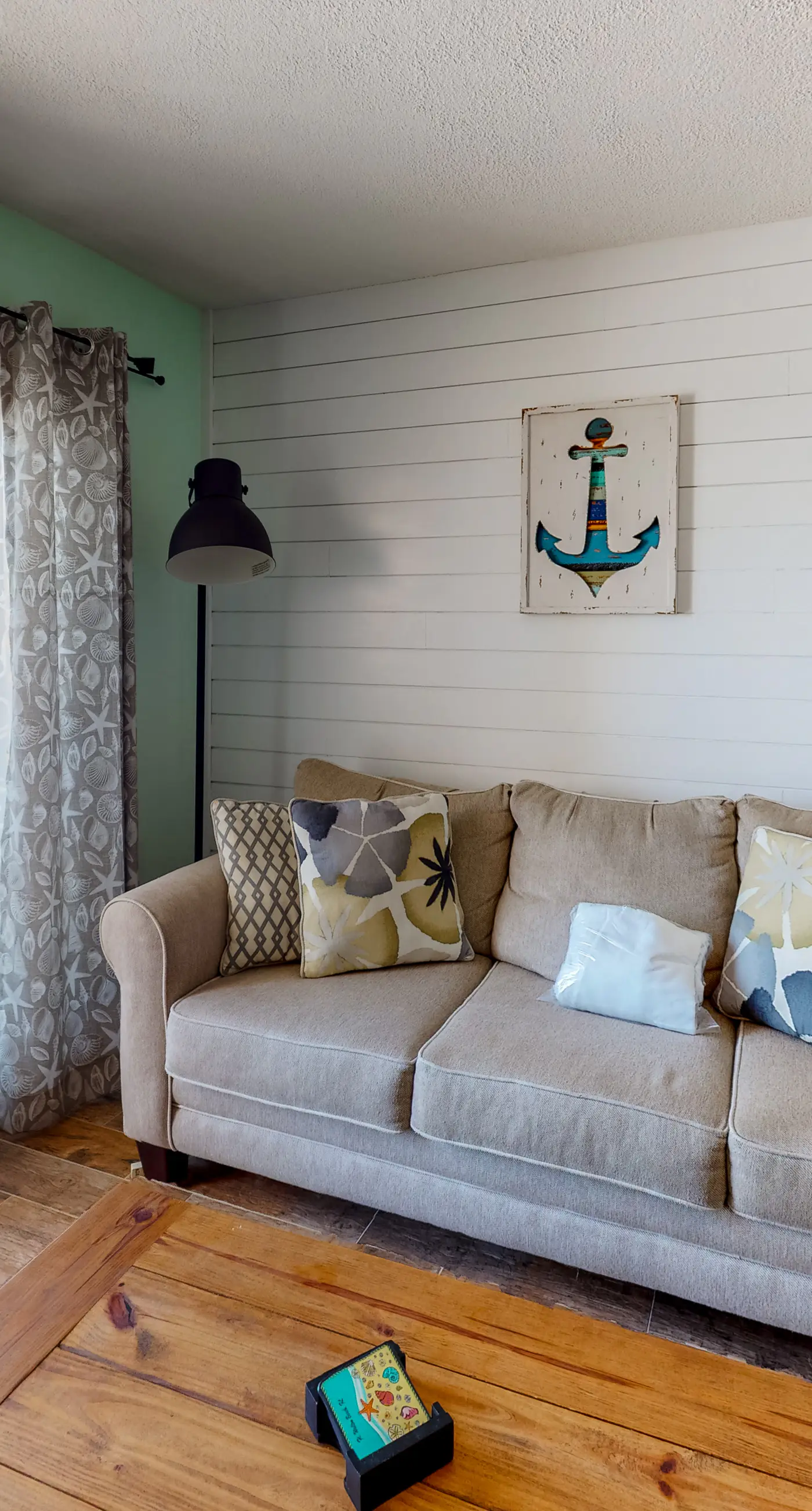 Islander W 602 - Modern oceanfront studio with pool access, central AC, and beach service