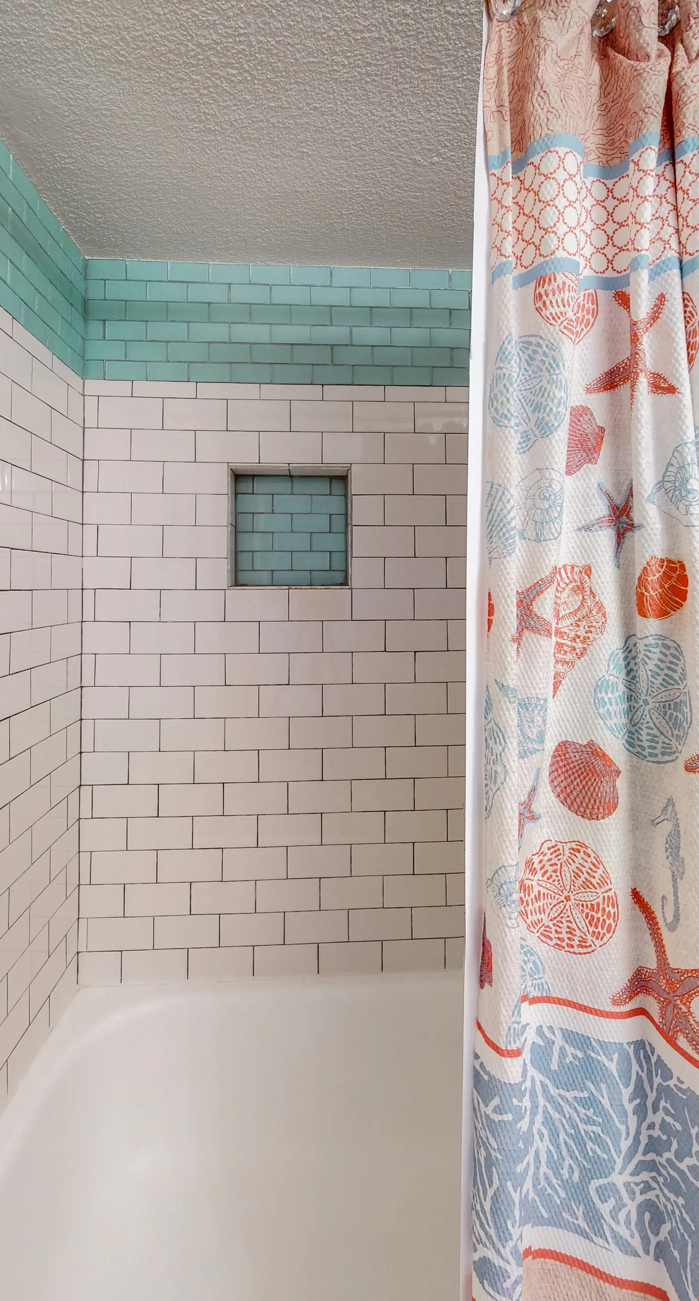 Islander W 602 - Modern oceanfront studio with pool access, central AC, and beach service