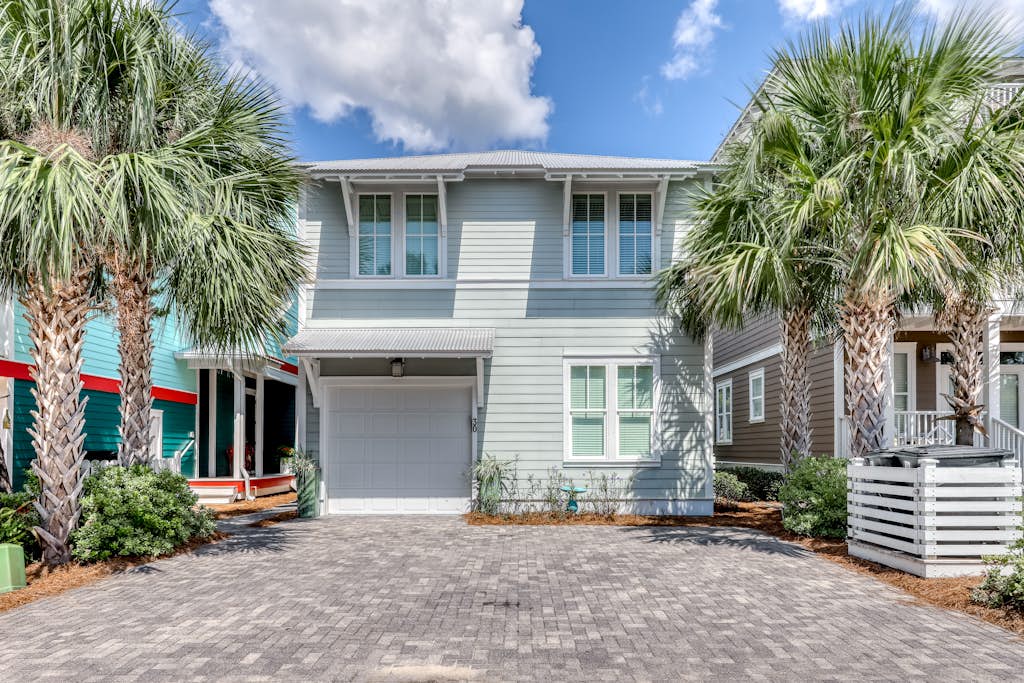 Gorgeous coastal home w/ shared pool - walk to beach, dining & shopping