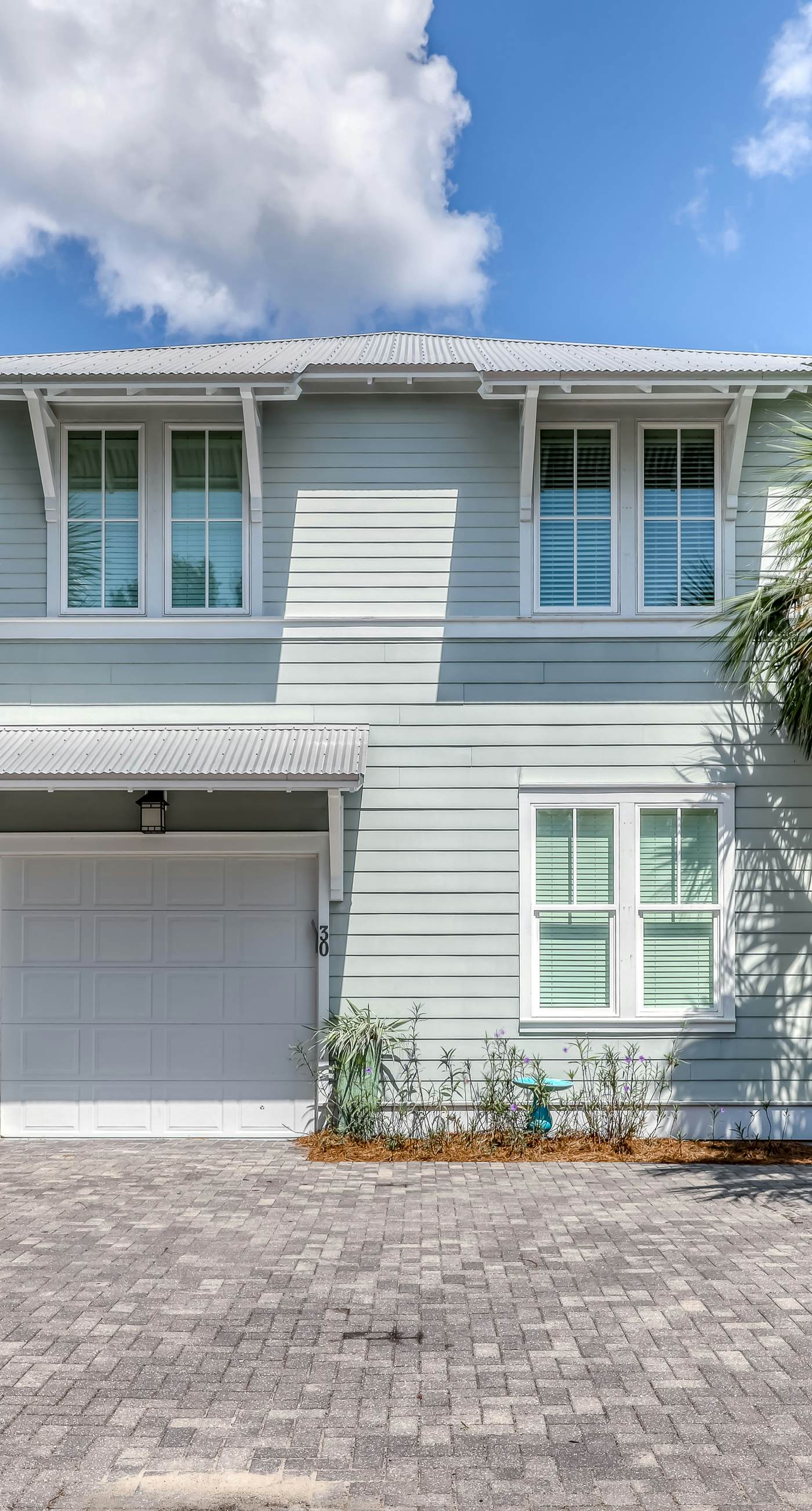 Gorgeous coastal home w/ shared pool - walk to beach, dining & shopping