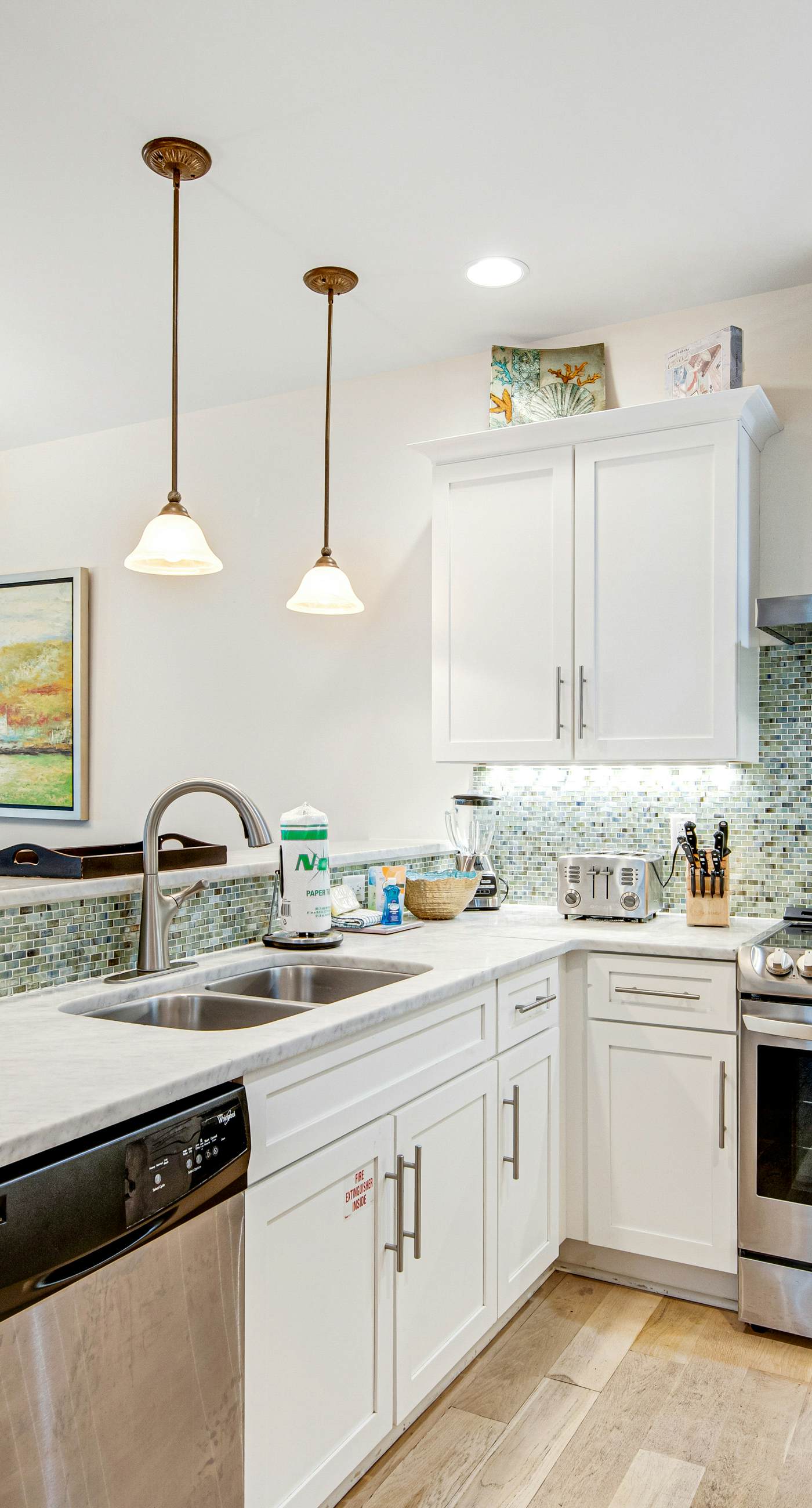 Gorgeous coastal home w/ shared pool - walk to beach, dining & shopping