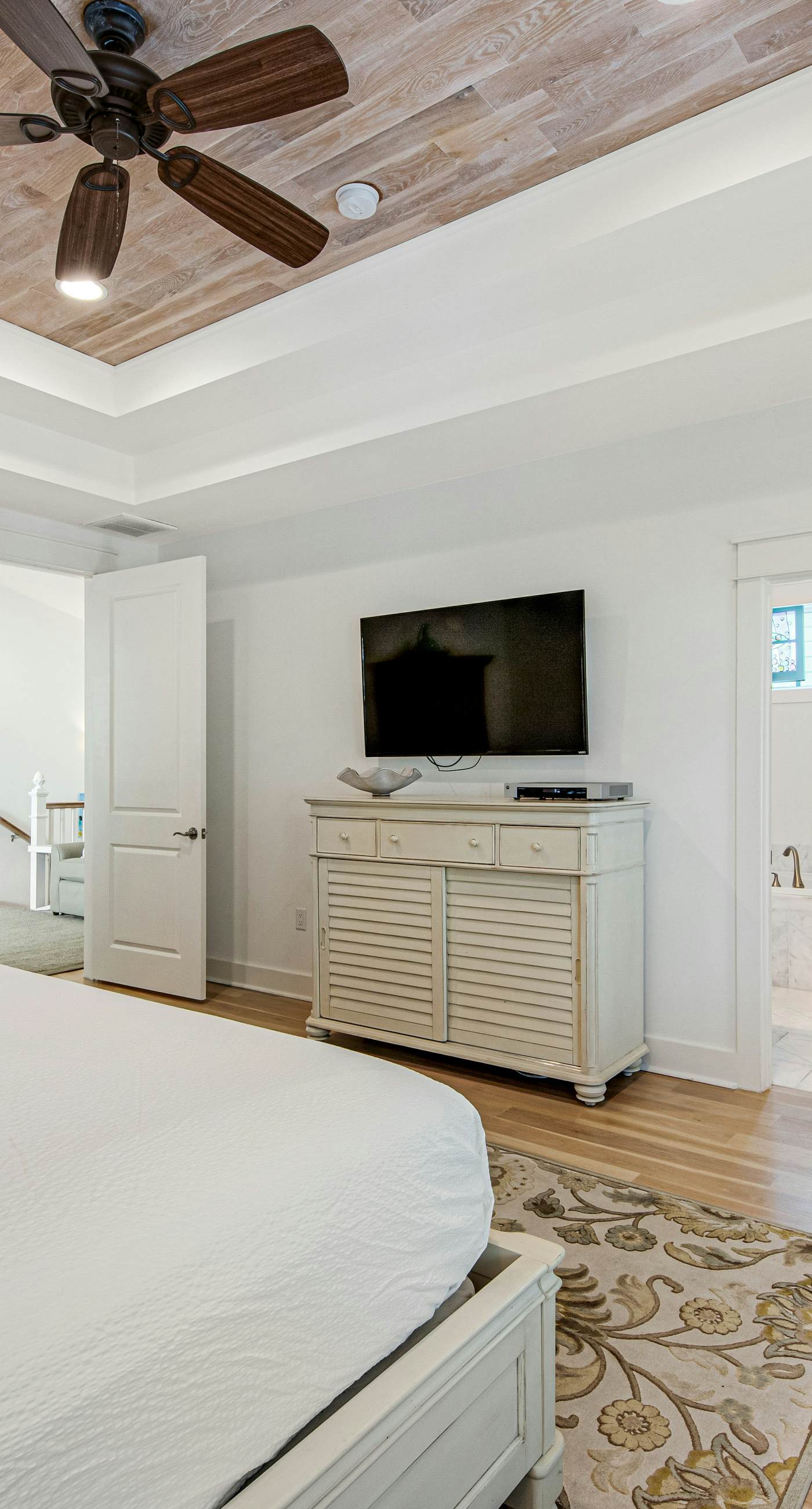 Gorgeous coastal home w/ shared pool - walk to beach, dining & shopping