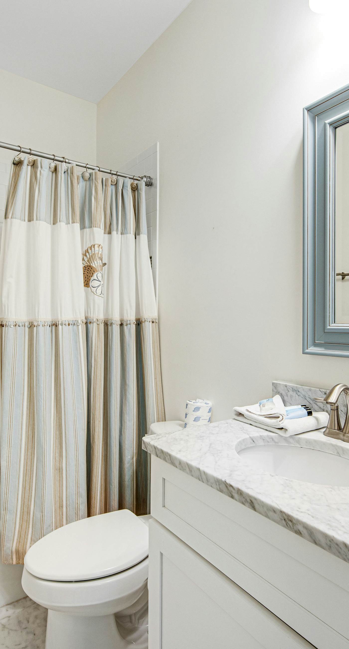 Gorgeous coastal home w/ shared pool - walk to beach, dining & shopping