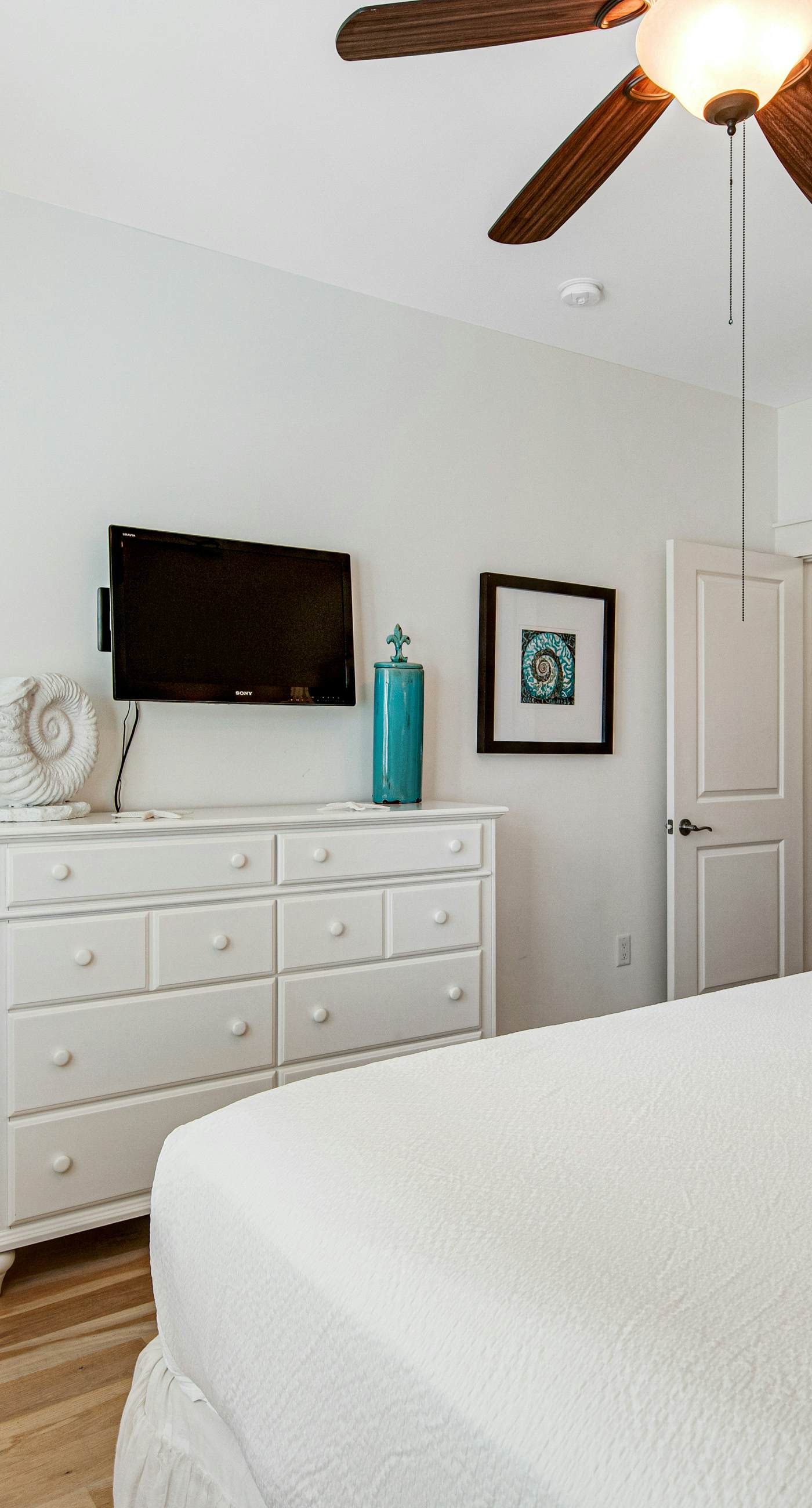 Gorgeous coastal home w/ shared pool - walk to beach, dining & shopping