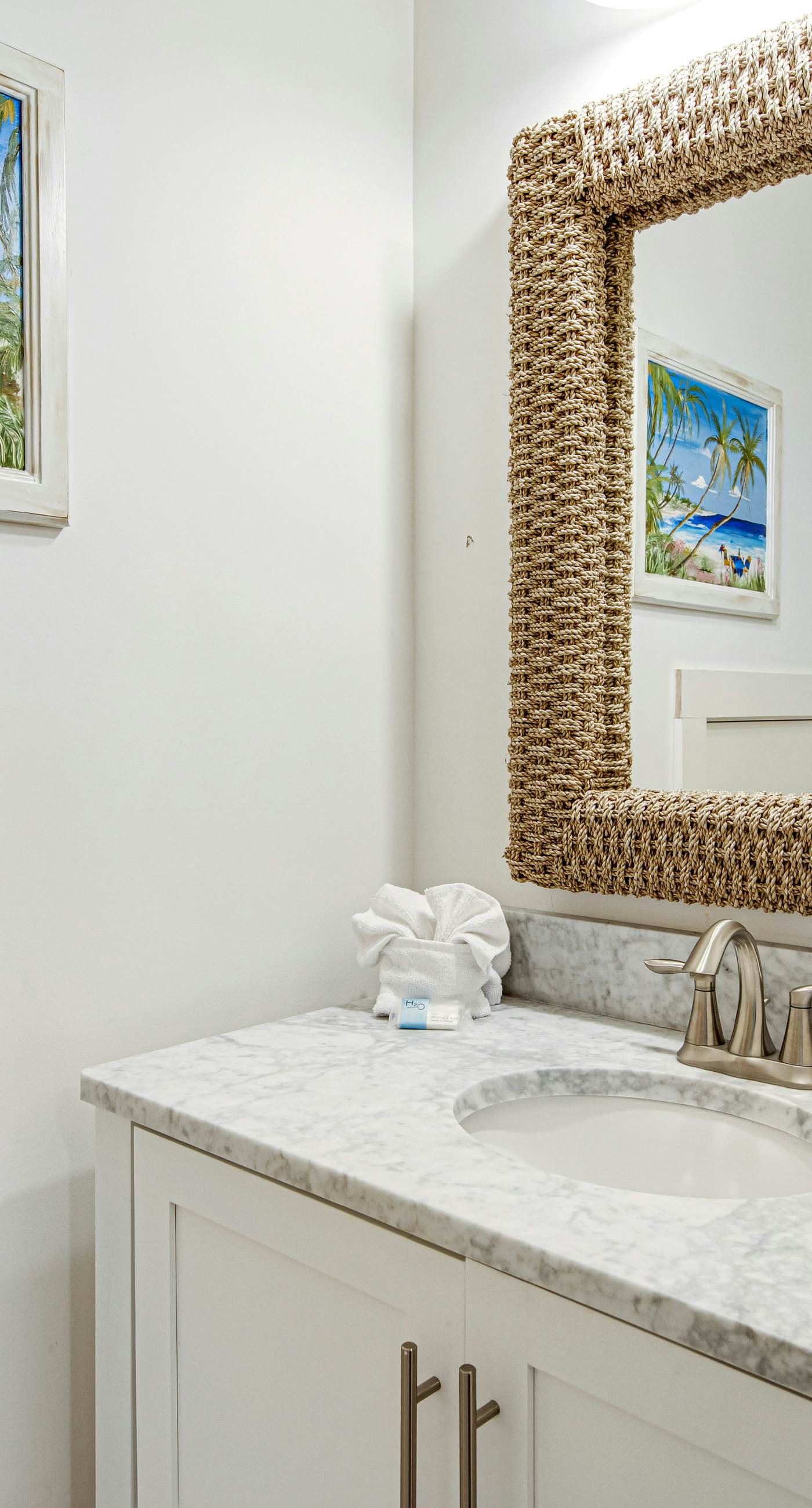 Gorgeous coastal home w/ shared pool - walk to beach, dining & shopping