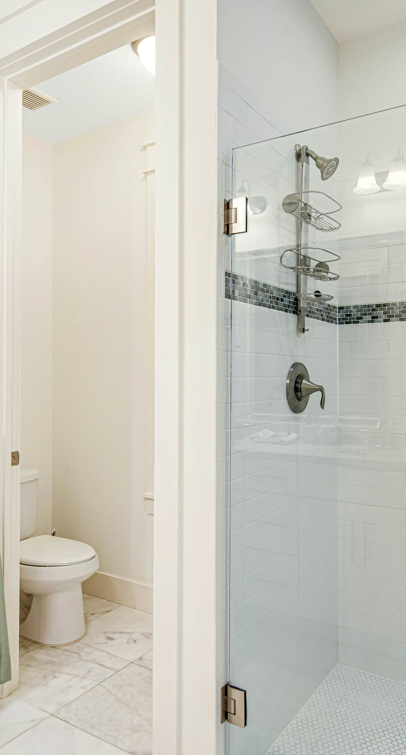 Gorgeous coastal home w/ shared pool - walk to beach, dining & shopping