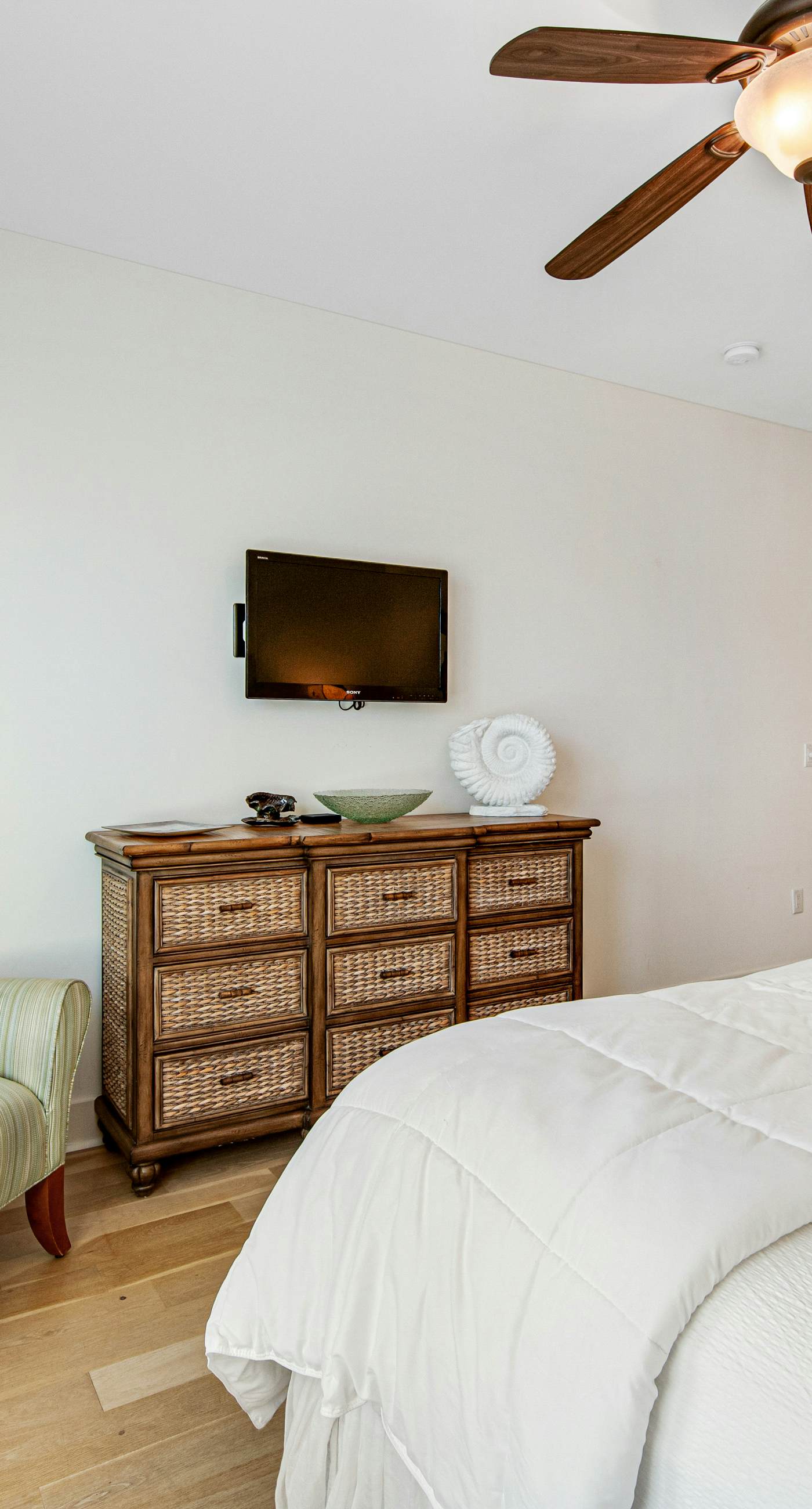 Gorgeous coastal home w/ shared pool - walk to beach, dining & shopping