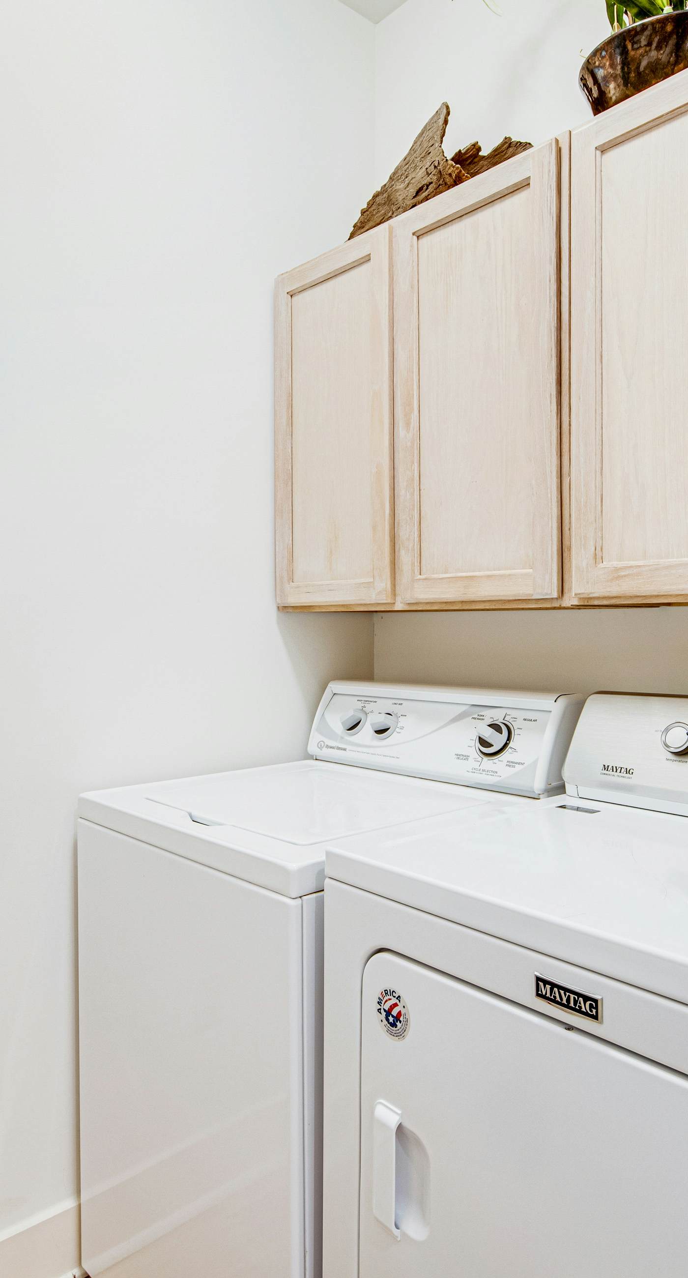 Gorgeous coastal home w/ shared pool - walk to beach, dining & shopping