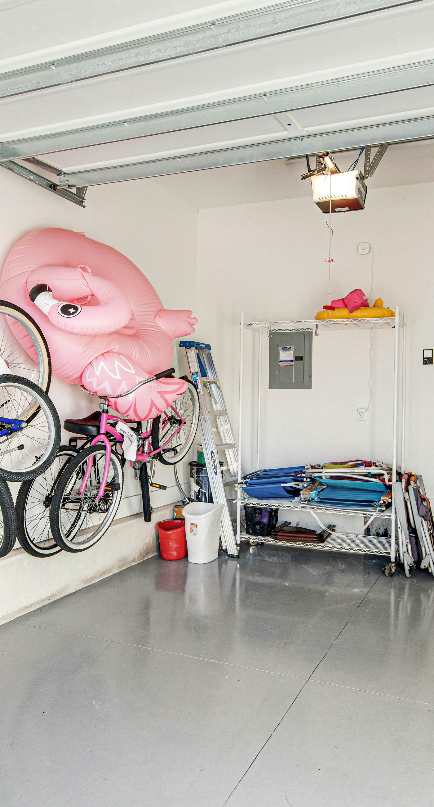 Gorgeous coastal home w/ shared pool - walk to beach, dining & shopping