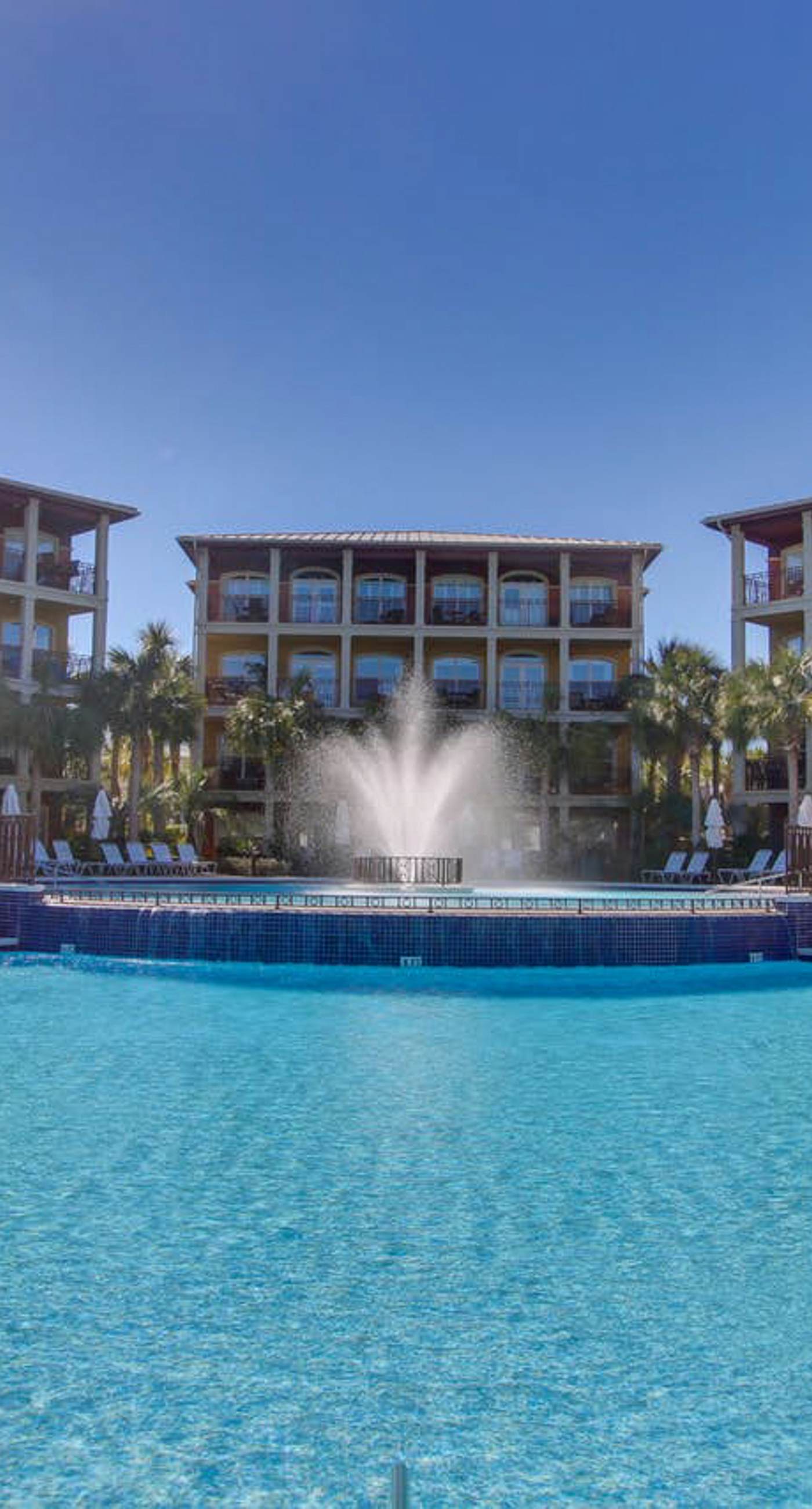 Gorgeous coastal home w/ shared pool - walk to beach, dining & shopping