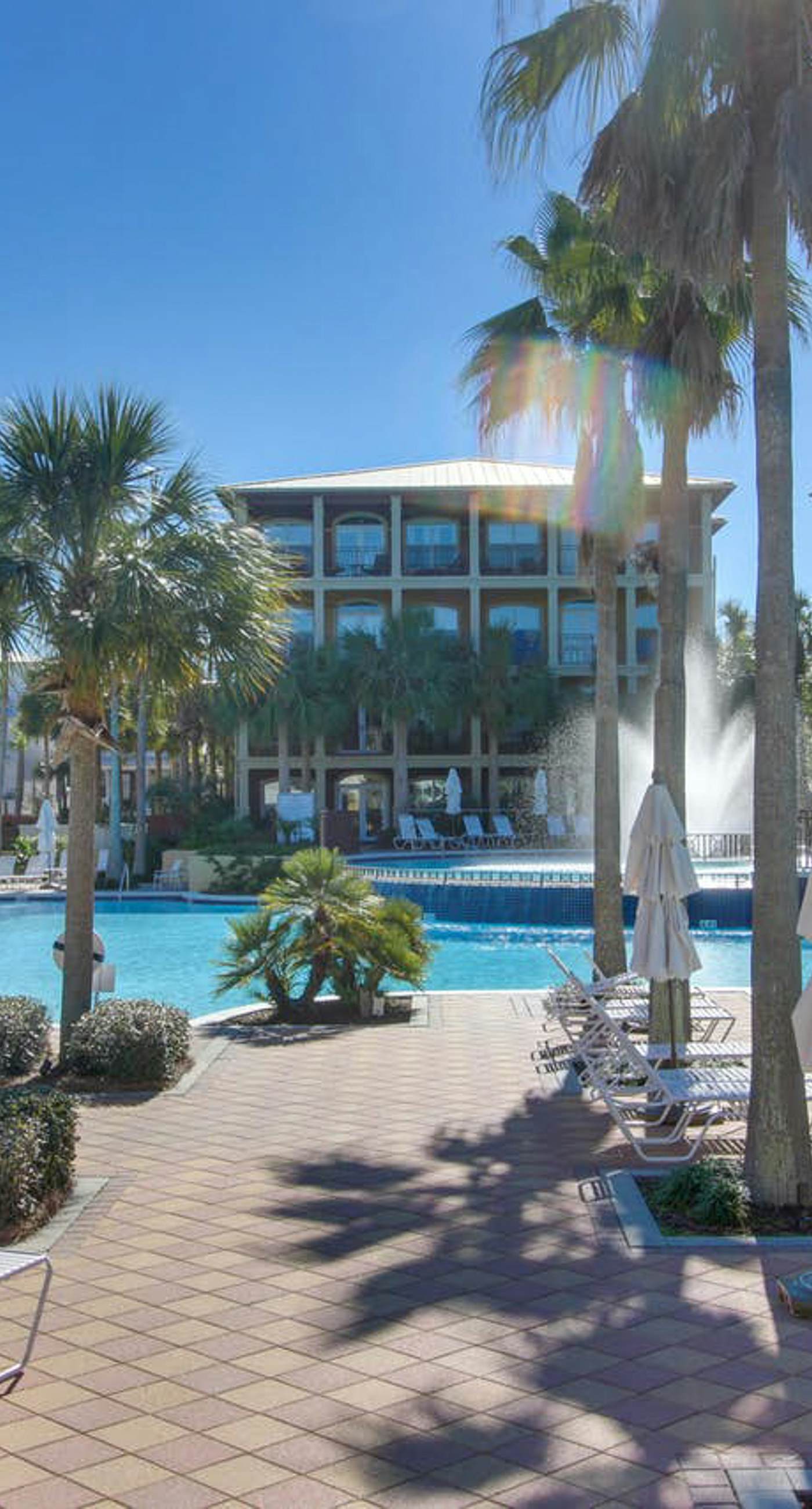 Gorgeous coastal home w/ shared pool - walk to beach, dining & shopping