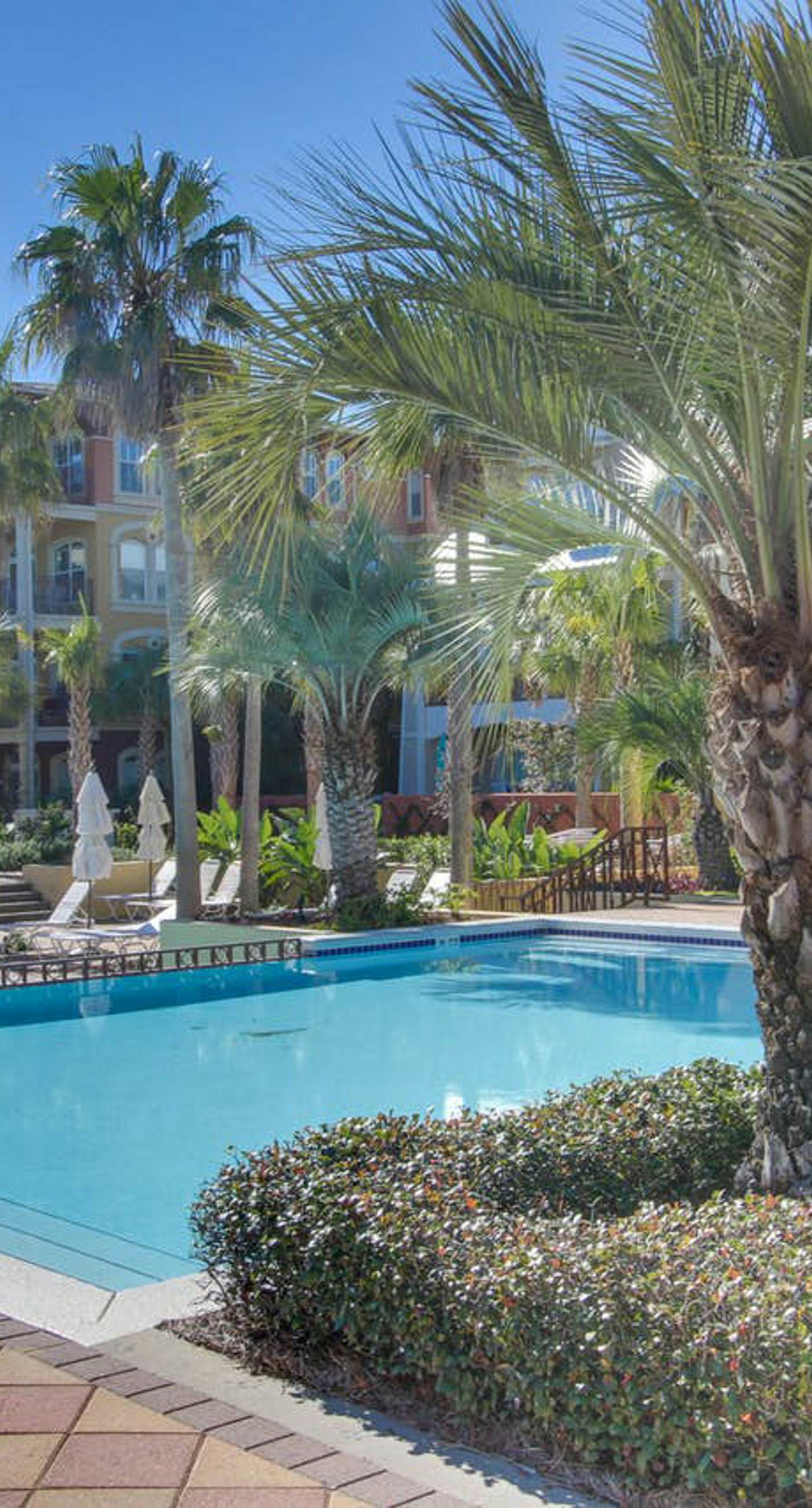 Gorgeous coastal home w/ shared pool - walk to beach, dining & shopping