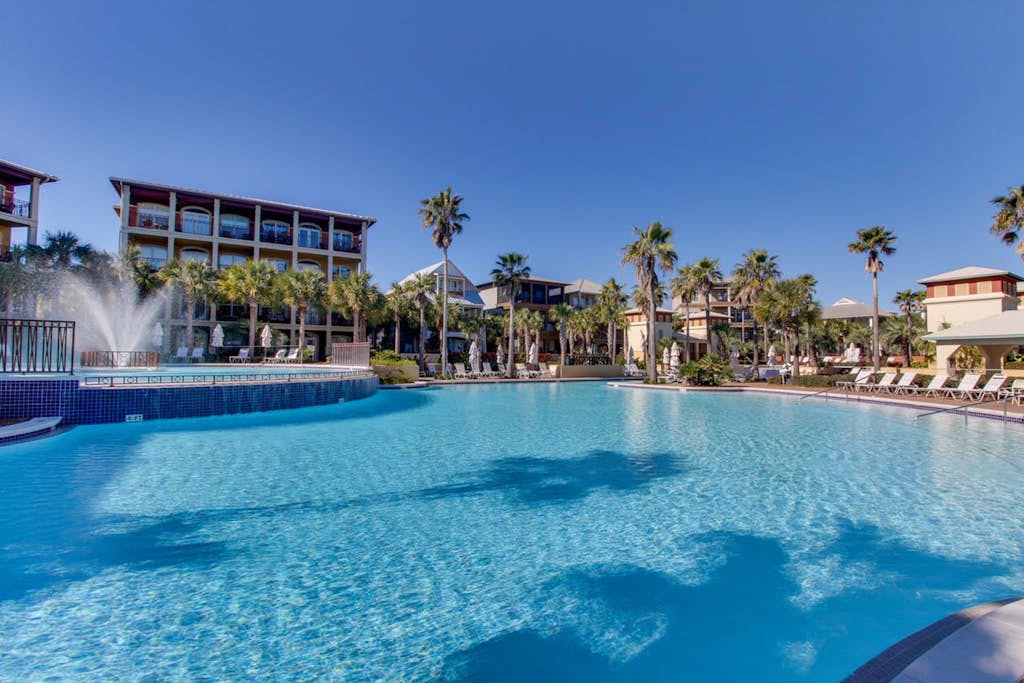 Gorgeous coastal home w/ shared pool - walk to beach, dining & shopping