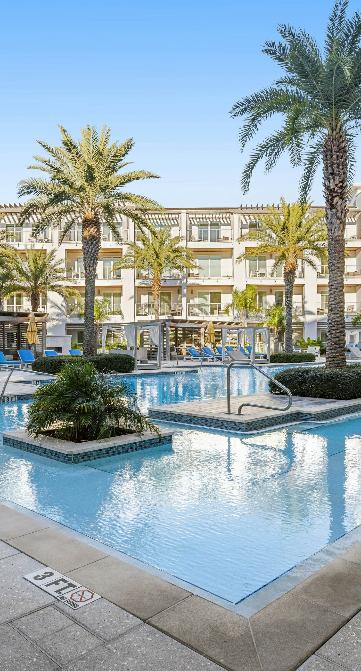 Third-floor luxury condo near beach with resort pool, gym & EV chargers