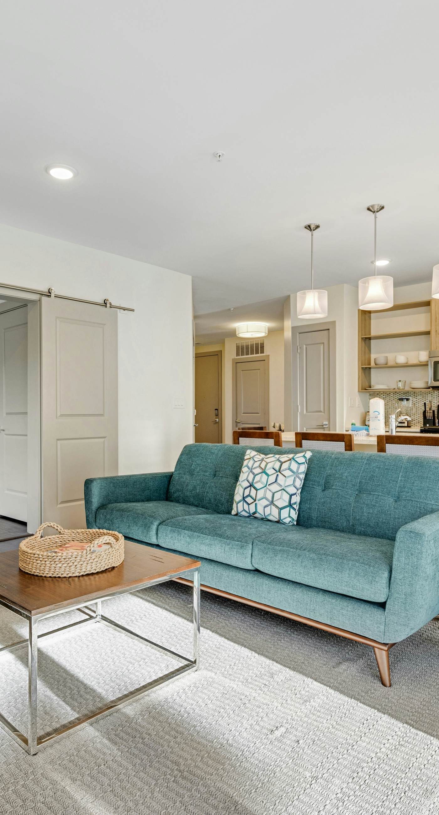 Third-floor luxury condo near beach with resort pool, gym & EV chargers