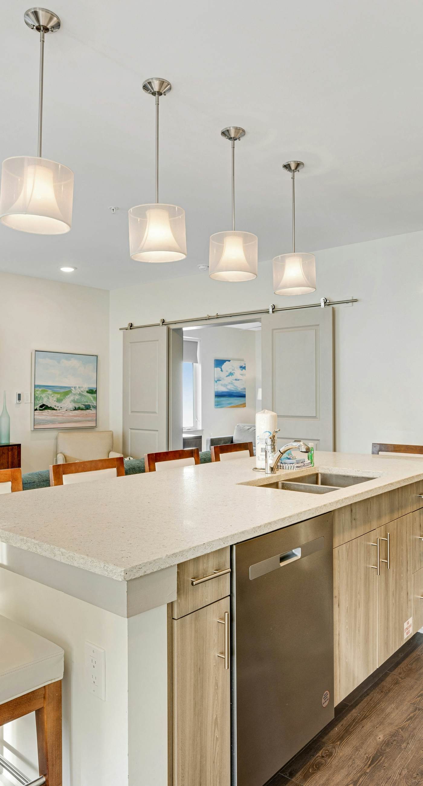 Third-floor luxury condo near beach with resort pool, gym & EV chargers