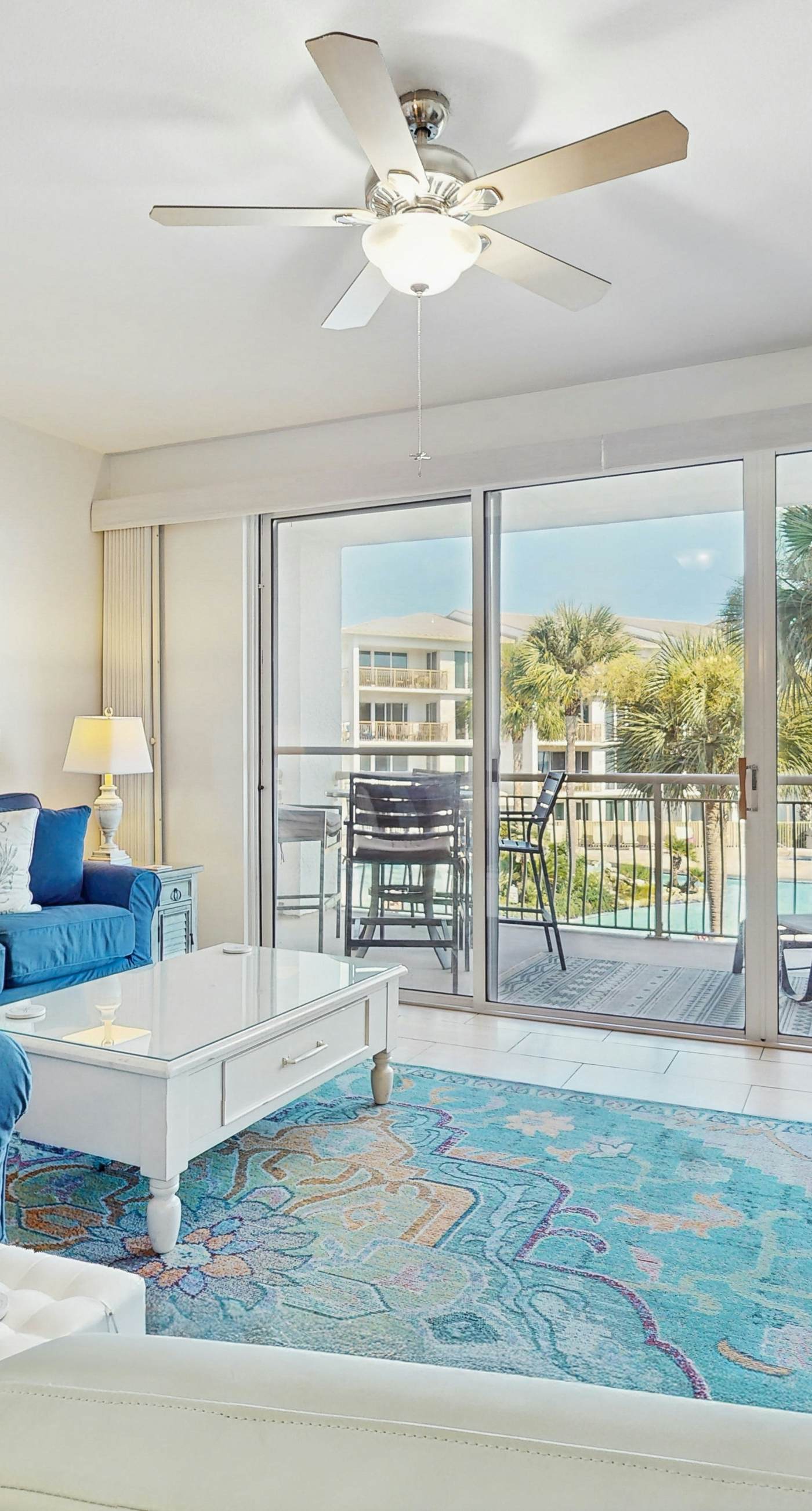 Gorgeous condo with lagoon pool, hot tub, beach access & pickleball court!